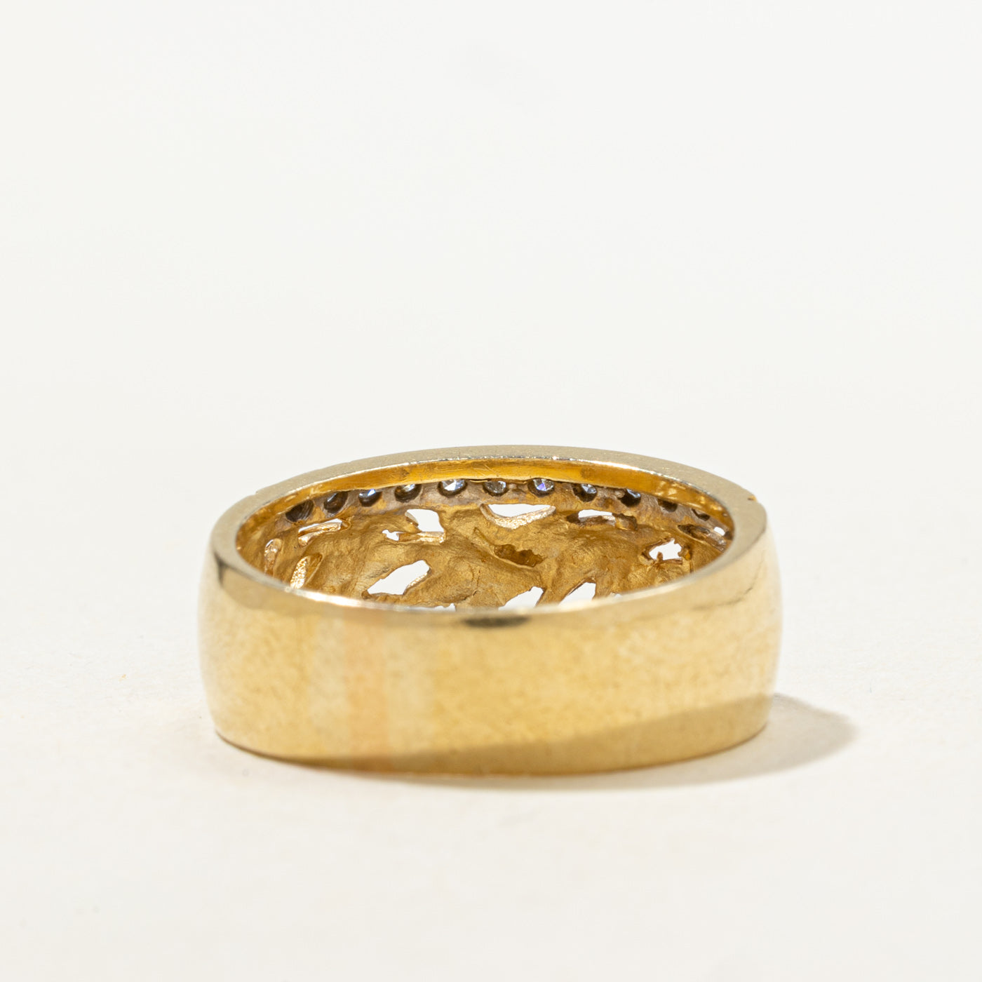 18k Diamond Edged Leaf Design Band | SZ 7.0 |