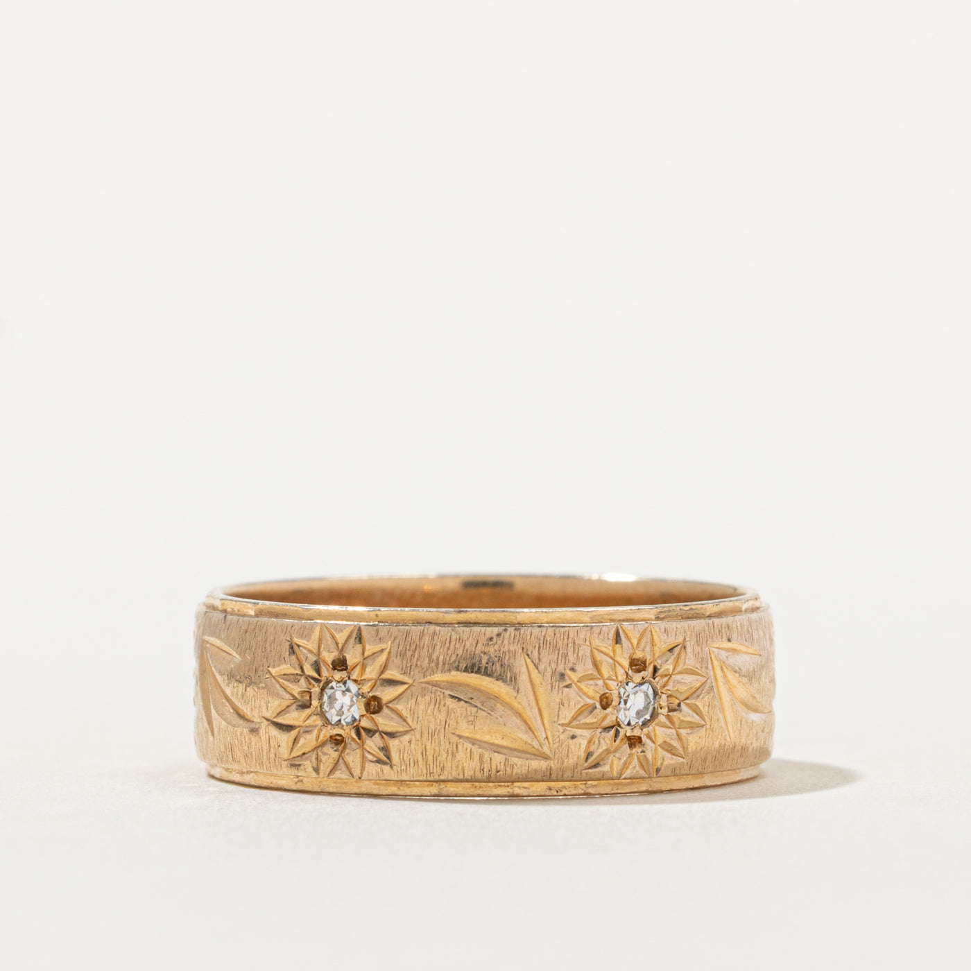 10k Three Stone Star Set Diamond Engraved Band | 7.05mm | SZ 10.25