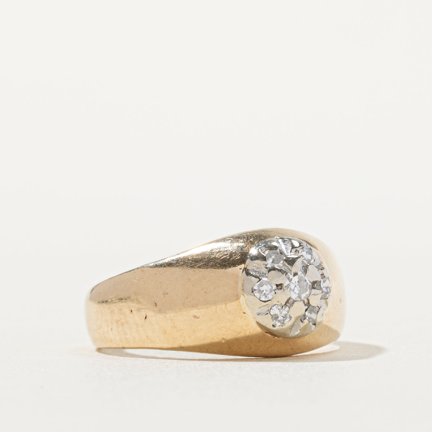 10k Diamond Circle Cluster Dome Ring | SZ 5.25