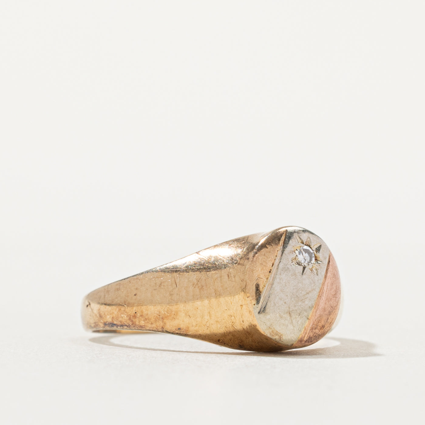 10k Star Set Diamond Textured Signet Ring | SZ 5.5