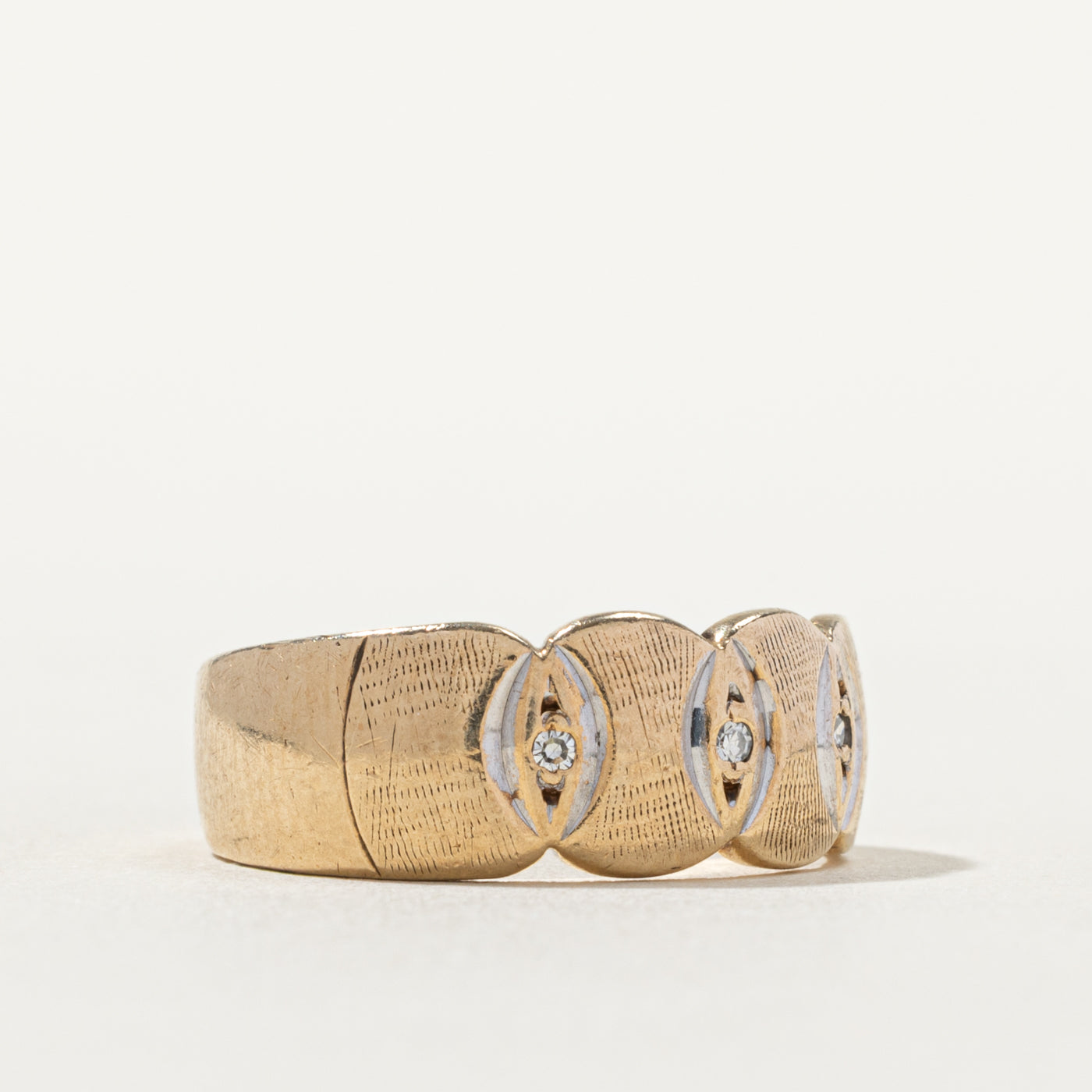 10k Diamond Textured Circles Band | SZ 7