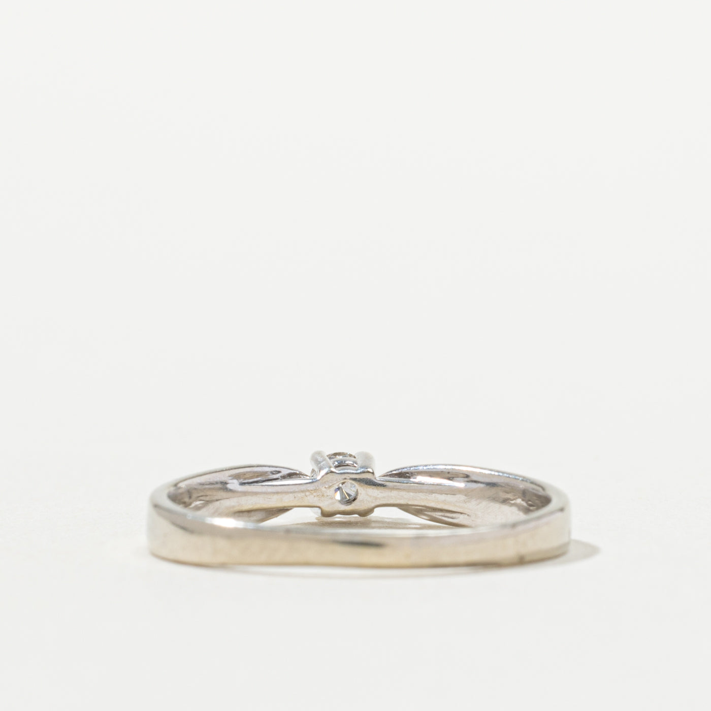 10k Round Brilliant Cut Diamond Reverse Tapered Petite Ring | SZ 5.5