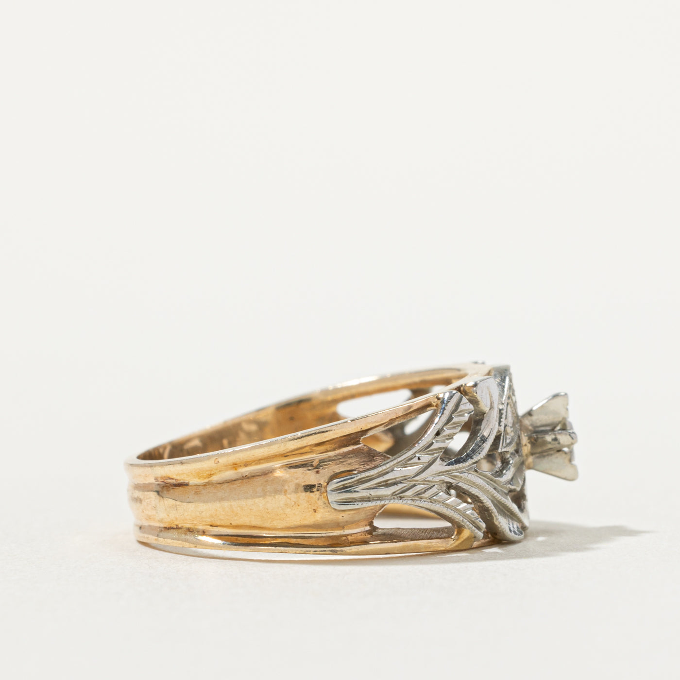 14k Hight Set Diamond Leaf Engraved Ring | SZ 7