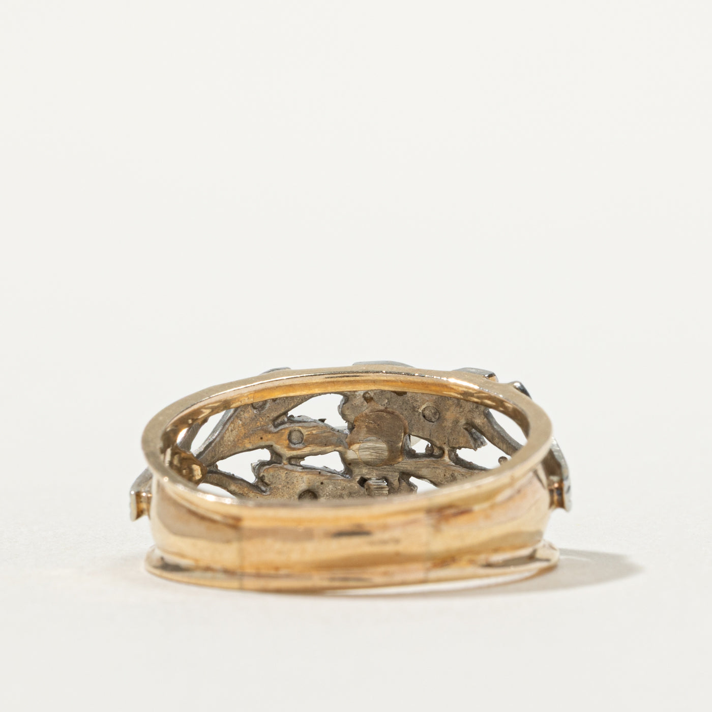 14k Hight Set Diamond Leaf Engraved Ring | SZ 7