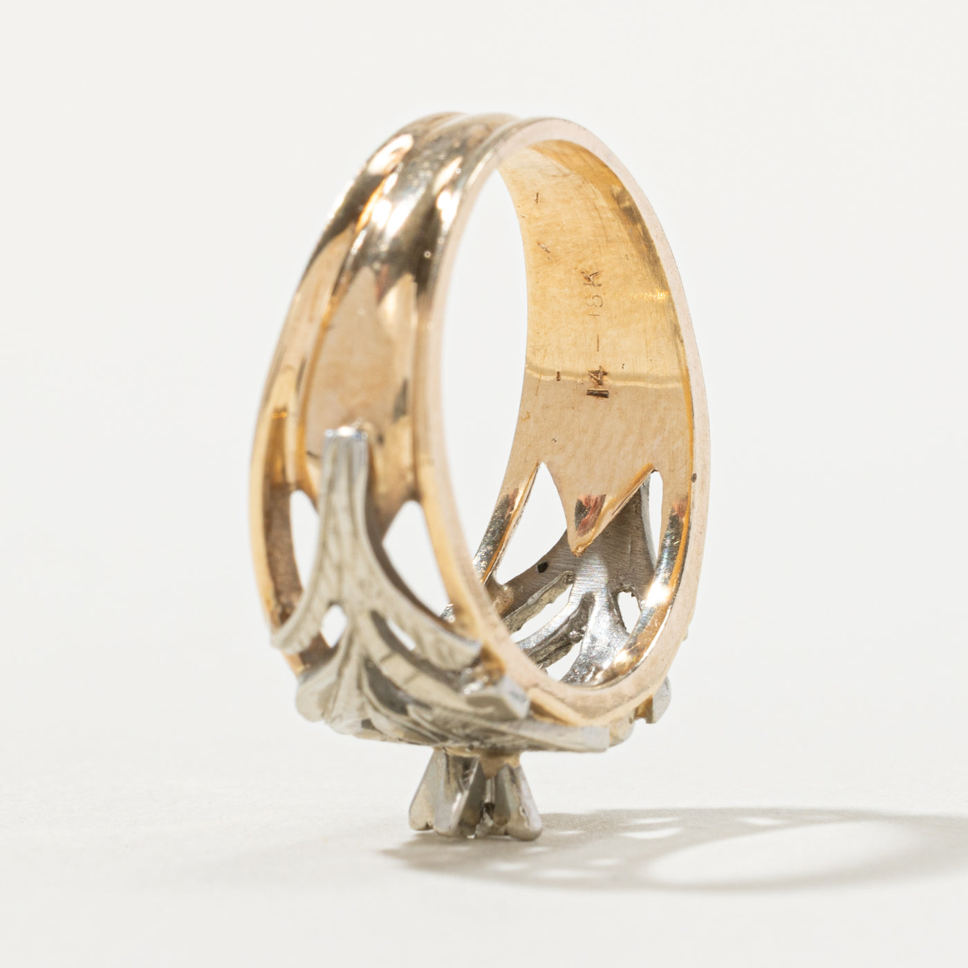 14k Hight Set Diamond Leaf Engraved Ring | SZ 7