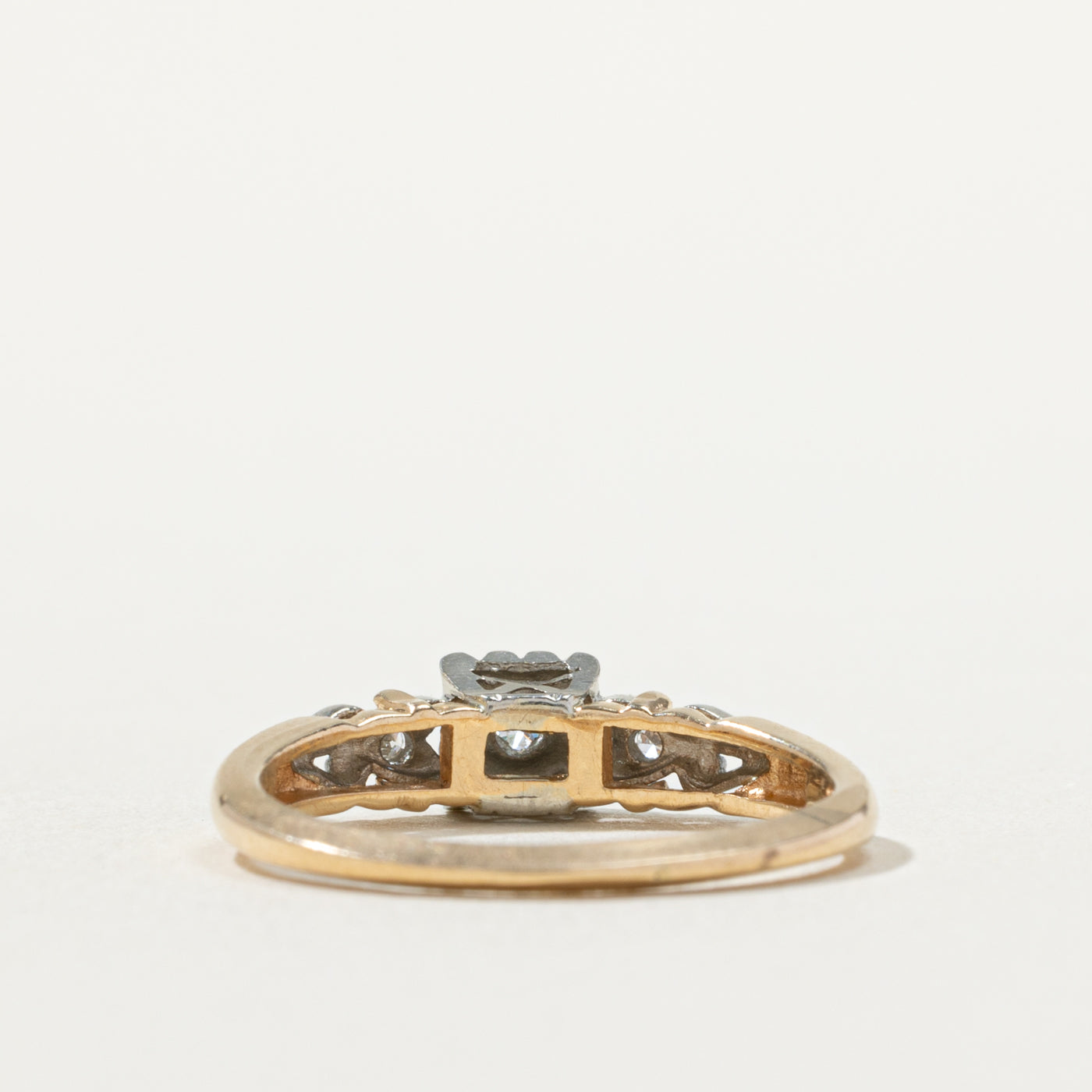 14k Illusion Set Diamond Textured Ring | SZ 5