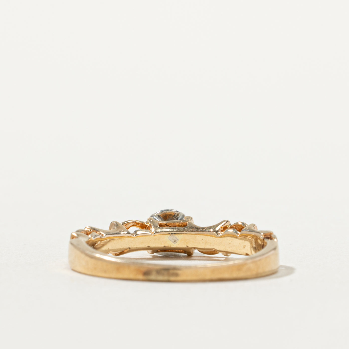 14k Illusion Set Diamond Wave Ring | SZ 5.25