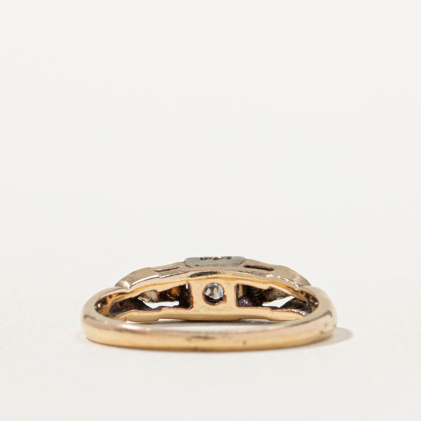 14k Illusion Set Diamond Textured Ring | SZ 4.25