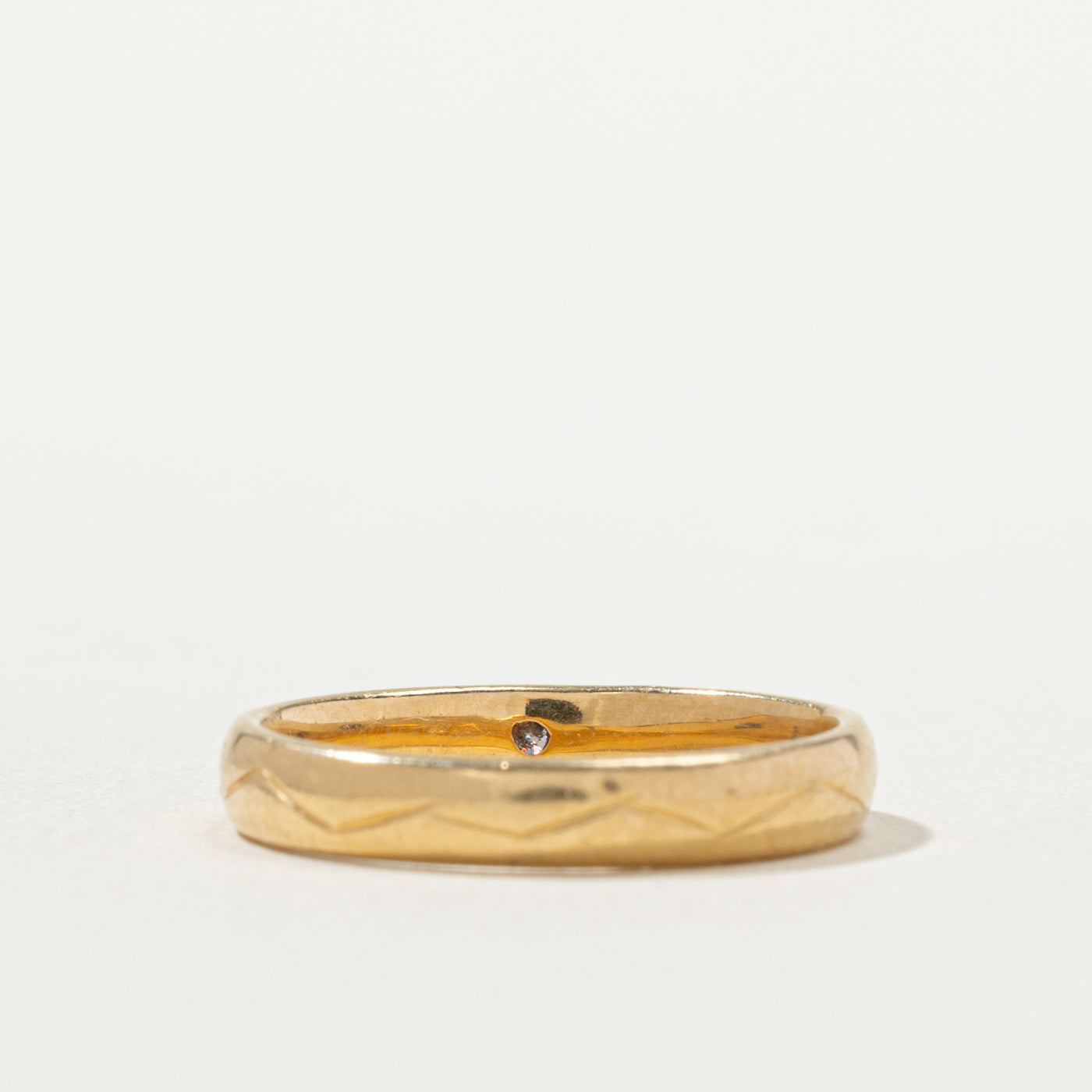18k Flush Set Diamond Band Engraved Band | 3.03mm | SZ 4.25