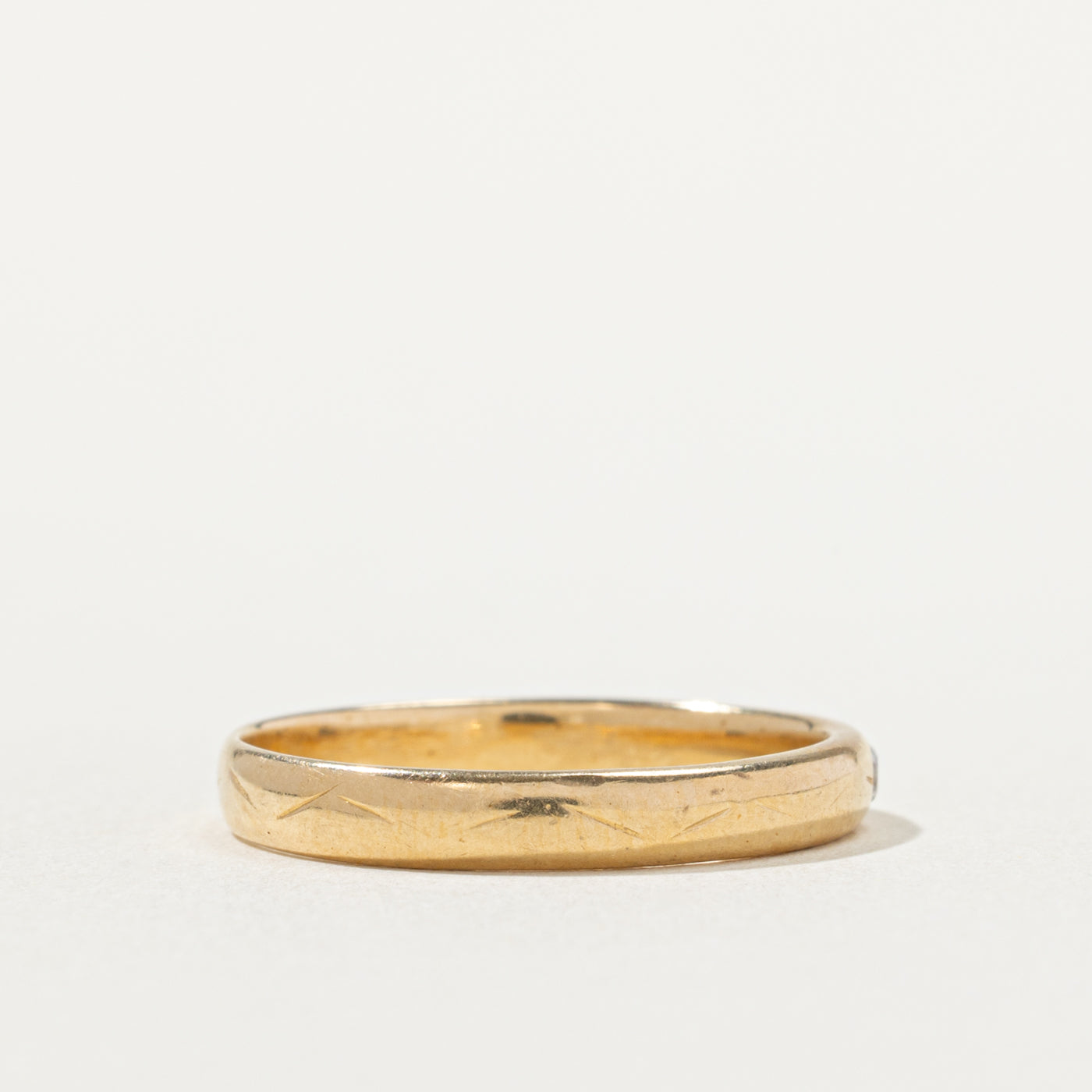 18k Flush Set Single Diamond Band | 2.95mm | SZ 7.5