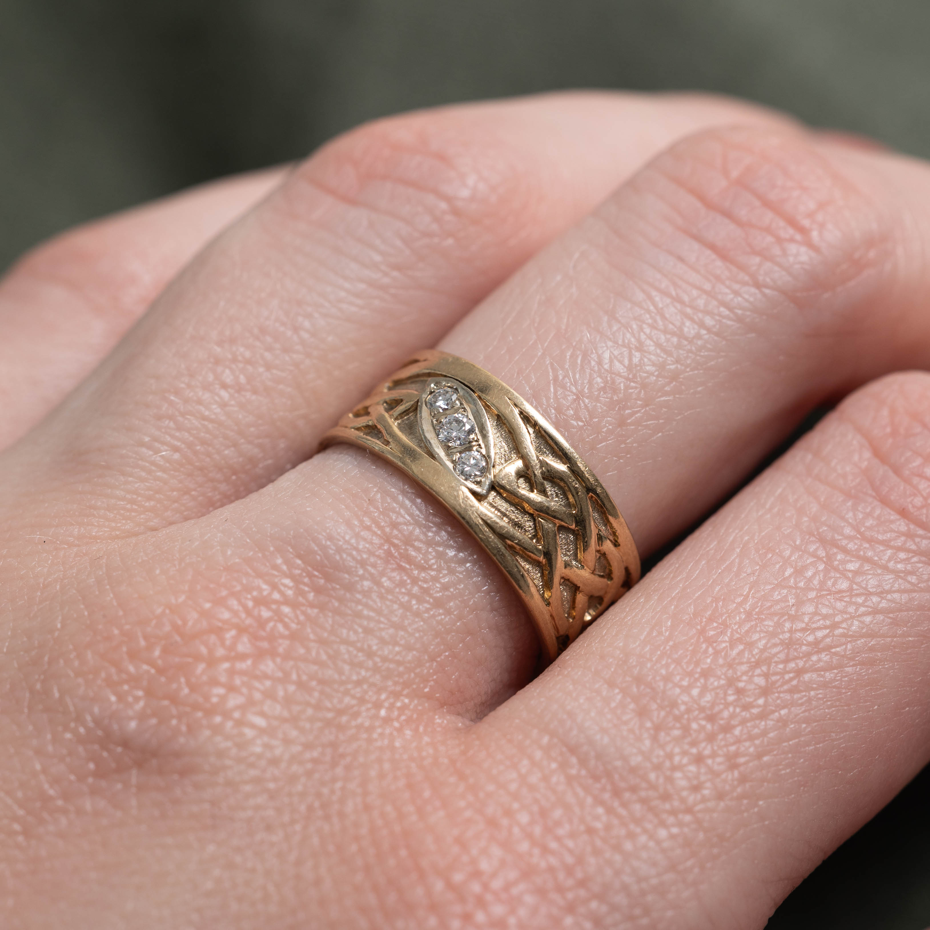 10k Diamond Embossed Celtic Band | 7.84mm | SZ 6.5