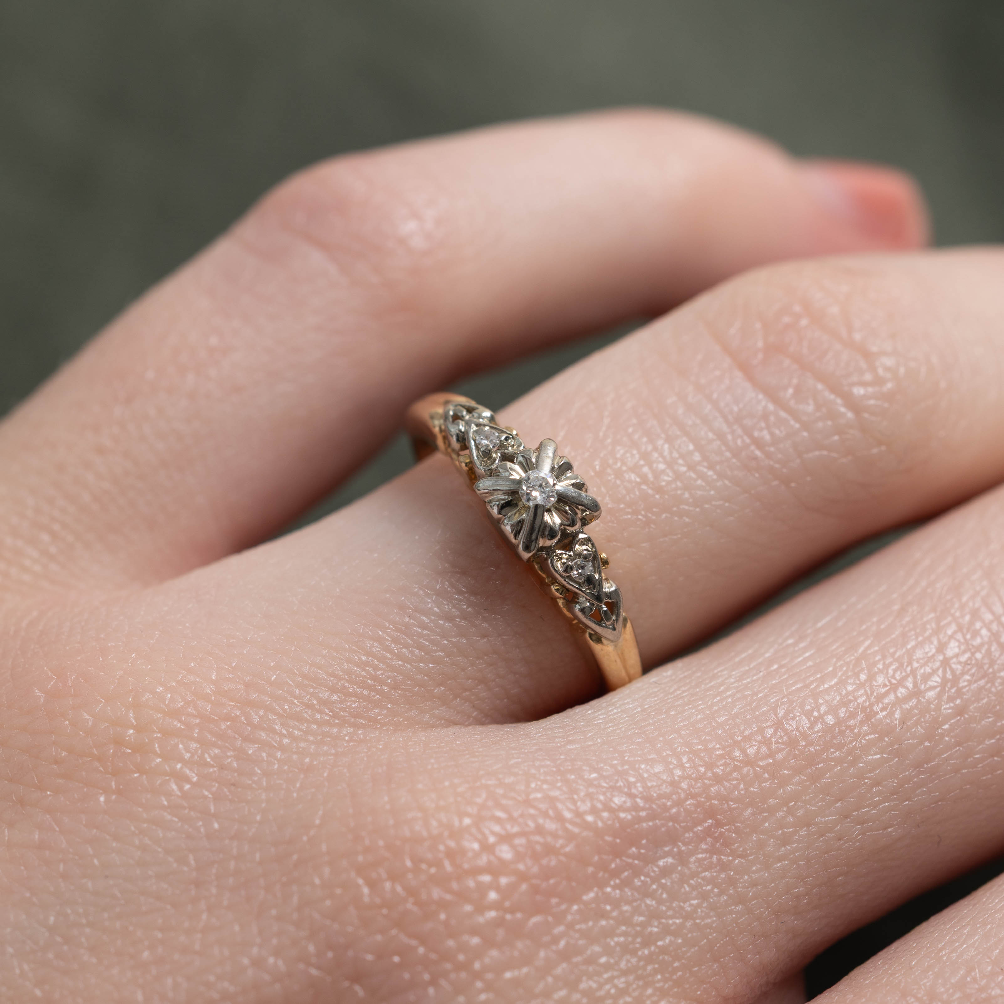 14k Illusion Set Diamond Textured Ring | SZ 5