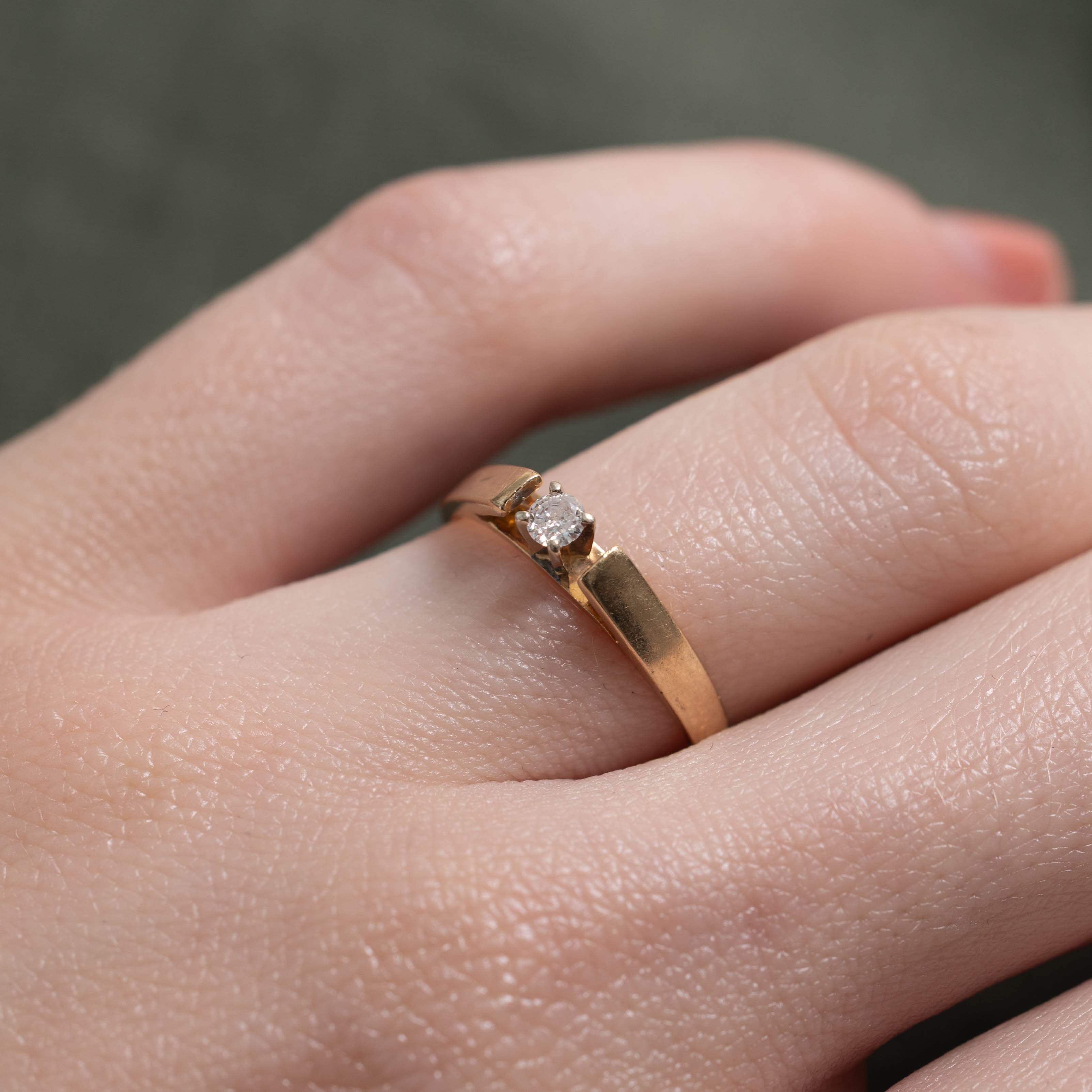 14k Round Brilliant Diamond Solitaire Ring | SZ 5.75