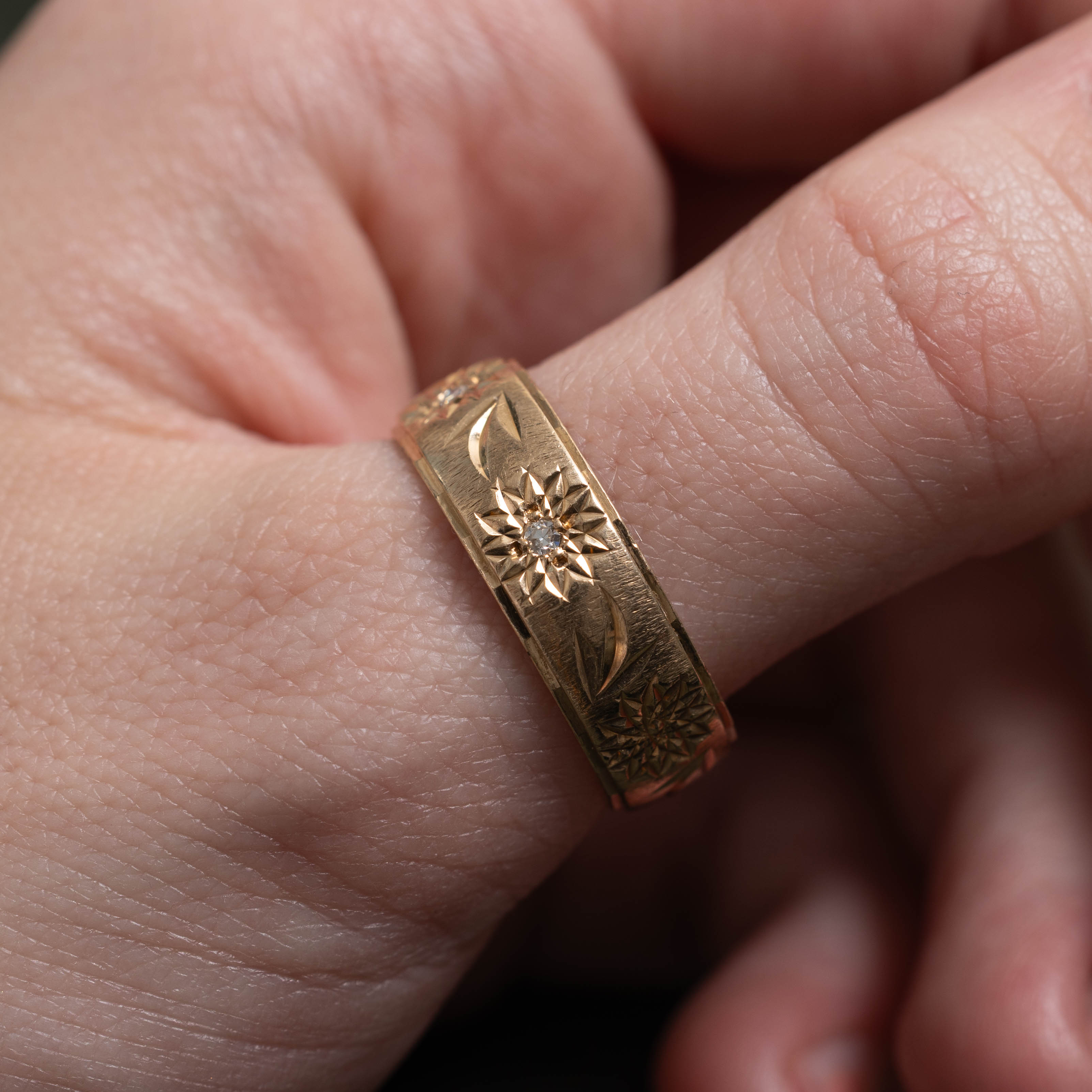 10k Three Stone Star Set Diamond Engraved Band | 7.05mm | SZ 10.25