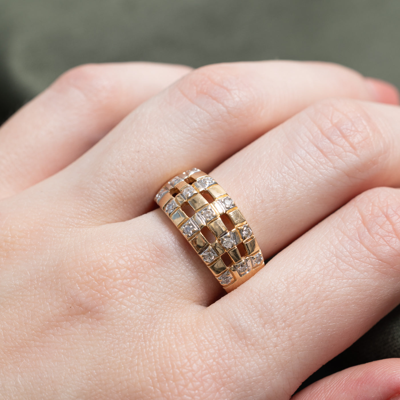 Diamond Grid Pattern Dome Ring | SZ 8.0
