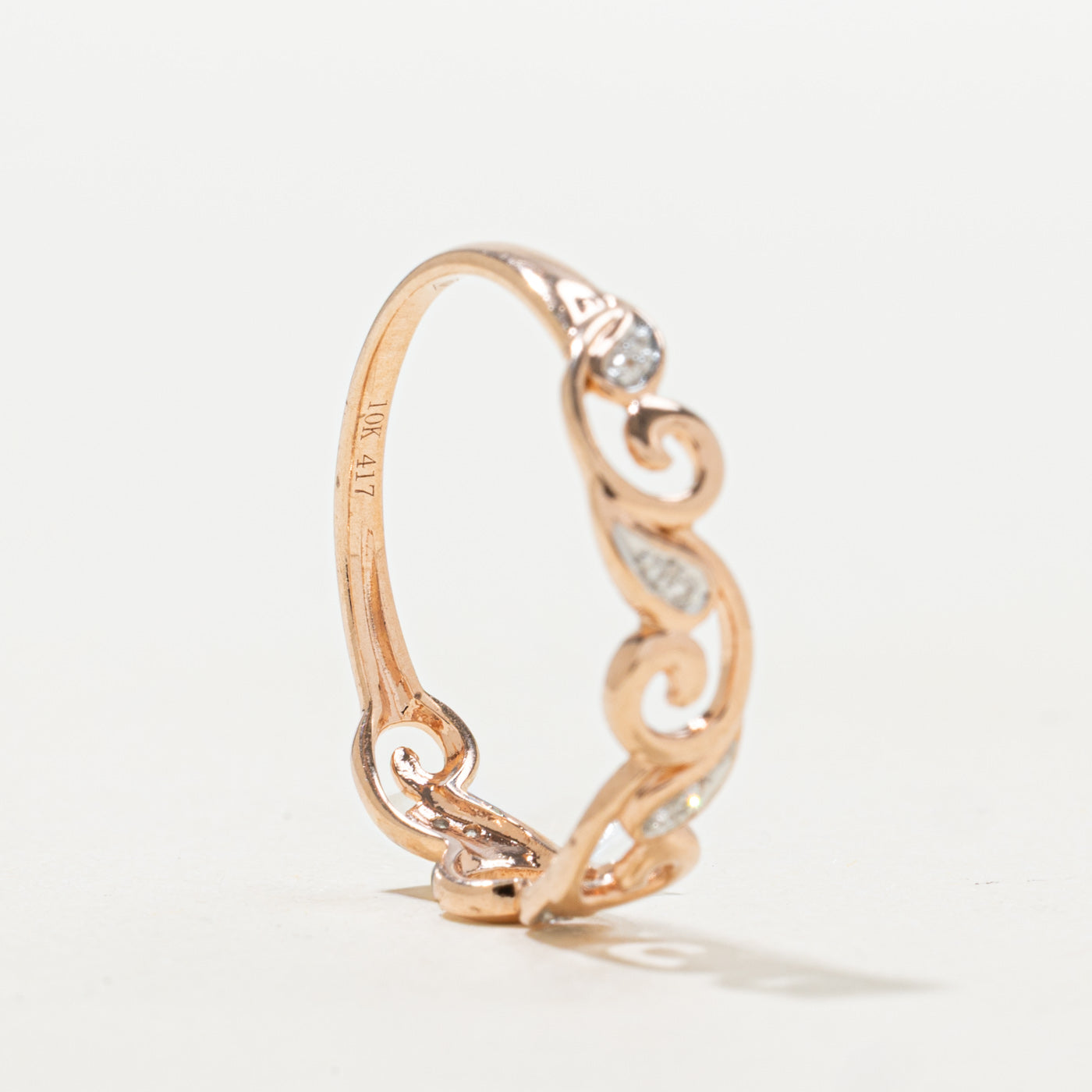 Bague ornée de diamants et de volutes | Taille 6,5