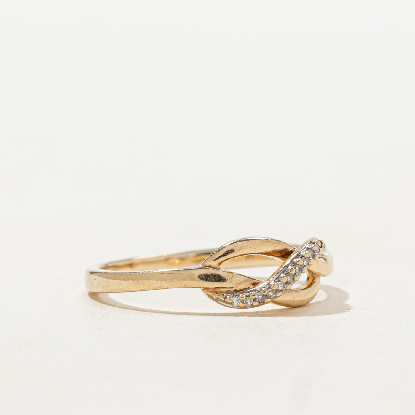Bague en or torsadée avec diamants | Taille 7,5