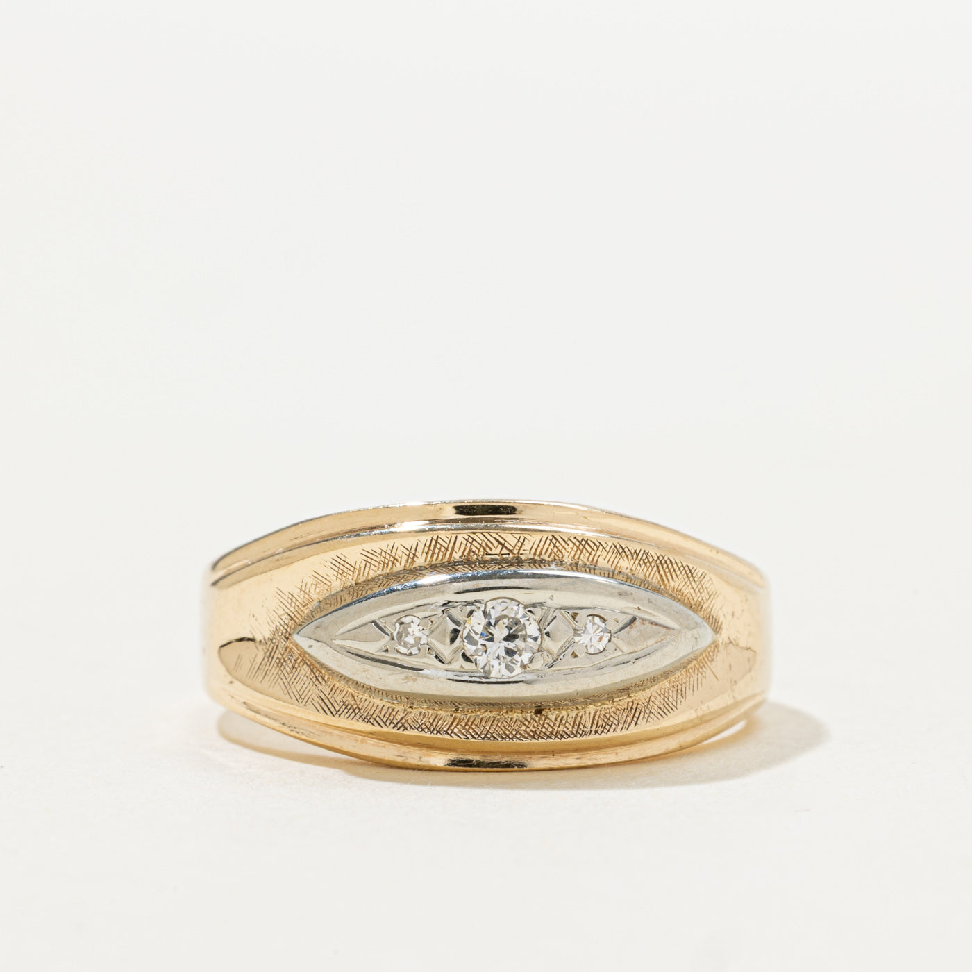 14k Diamond Textured Tapered Ring | SZ 7.5