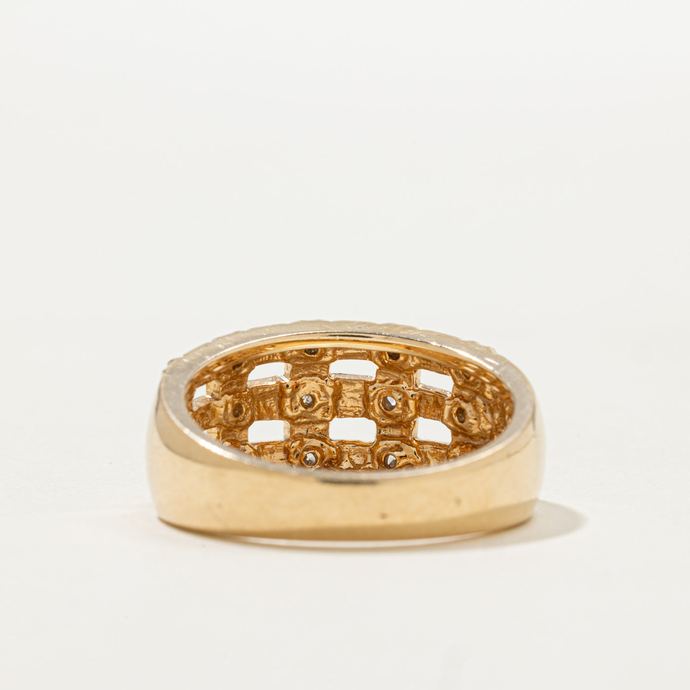 Diamond Grid Pattern Dome Ring | SZ 8.0