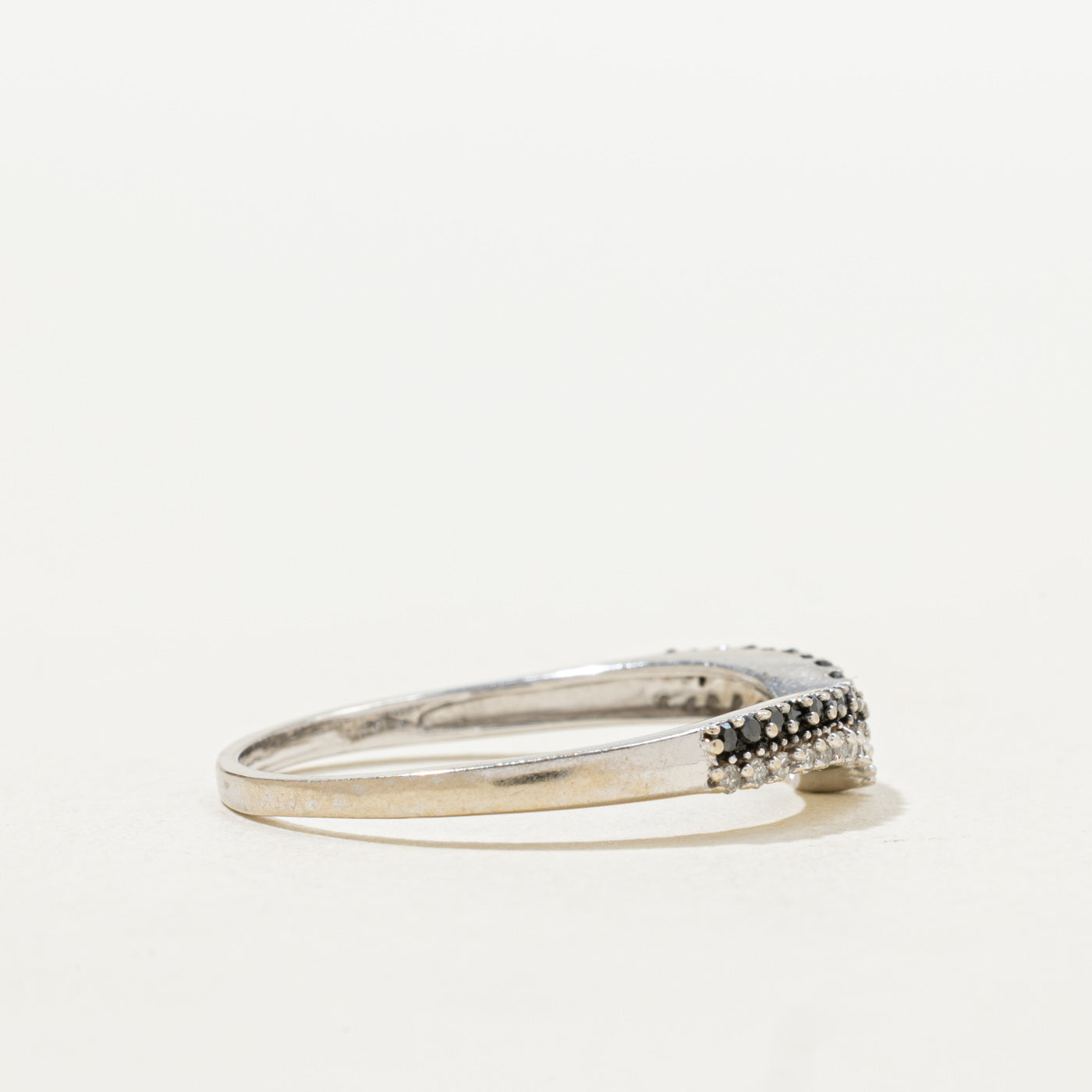 Black & White Diamond Chevron Ring | SZ 9.0