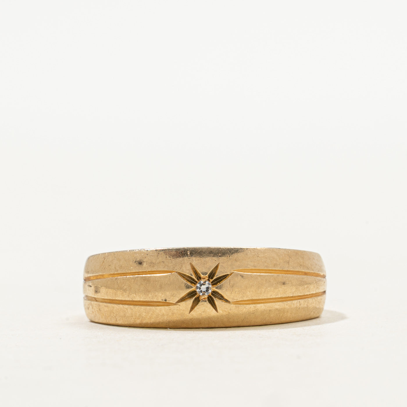 Star Set Diamond Grooved Band | SZ 8.25