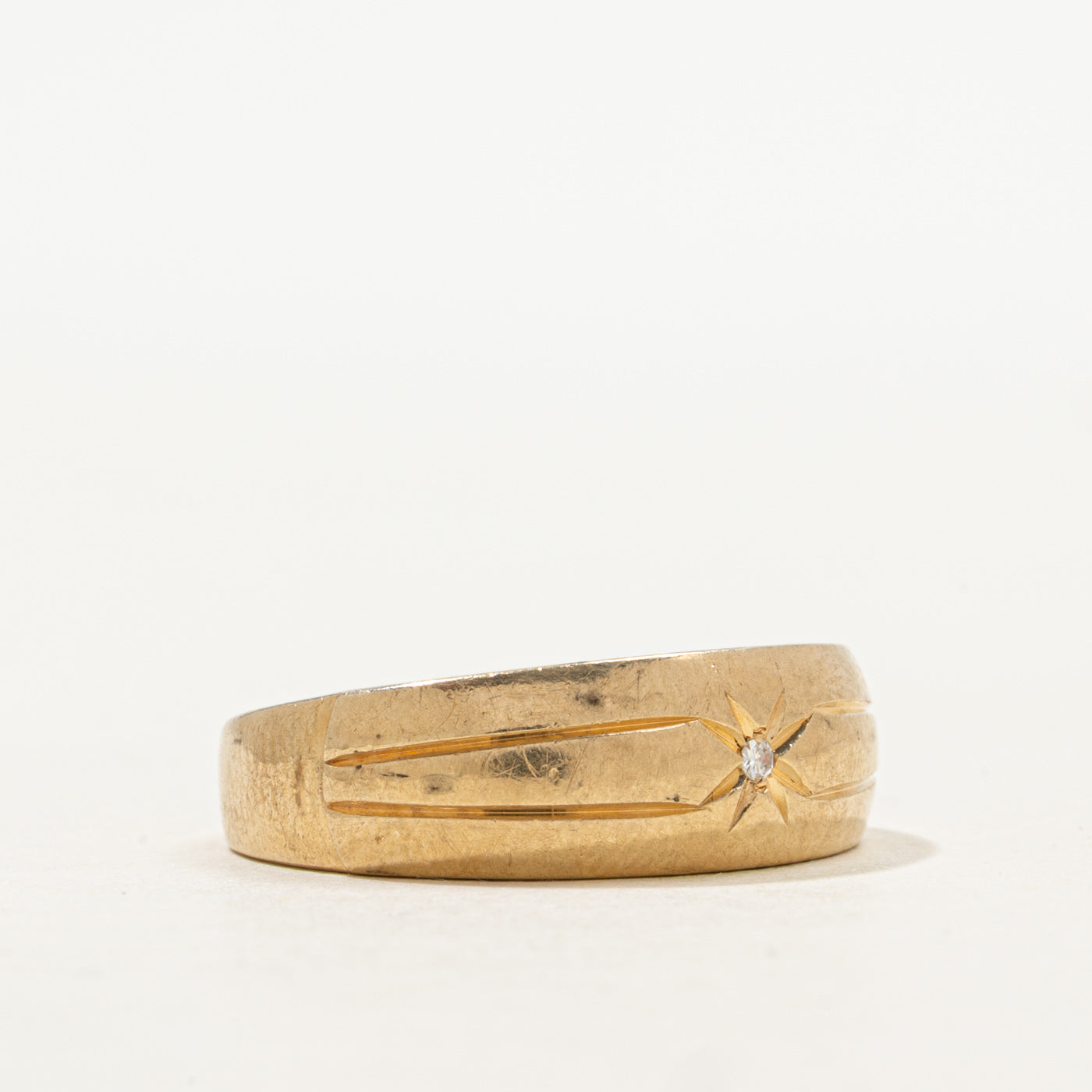 Star Set Diamond Grooved Band | SZ 8.25