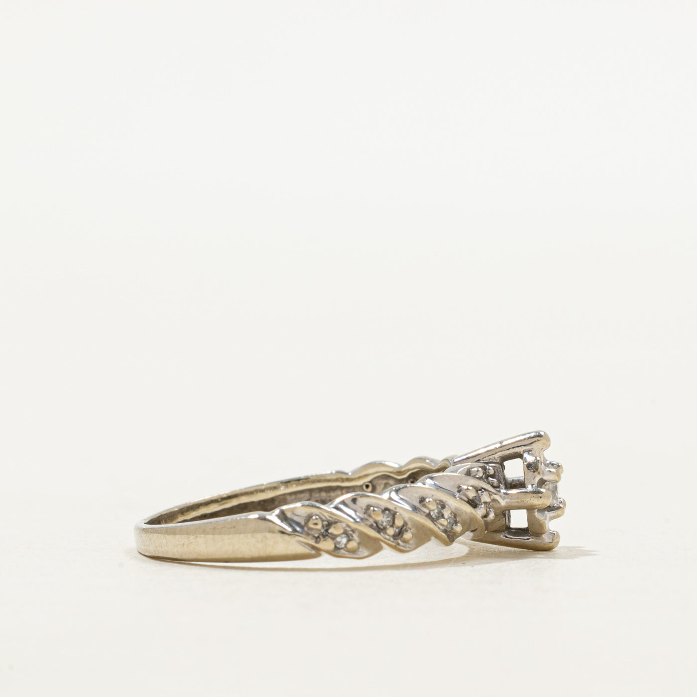 Illusion Set Diamond Twisted Ring | SZ 5.75