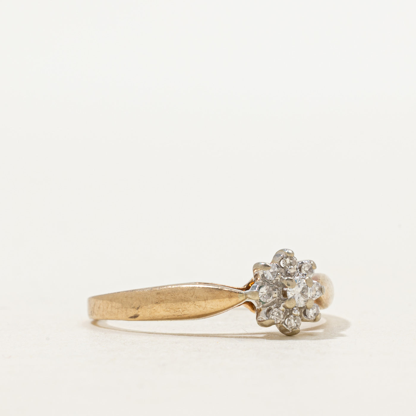 Bague sertie de pétales de diamants | Taille 7,25