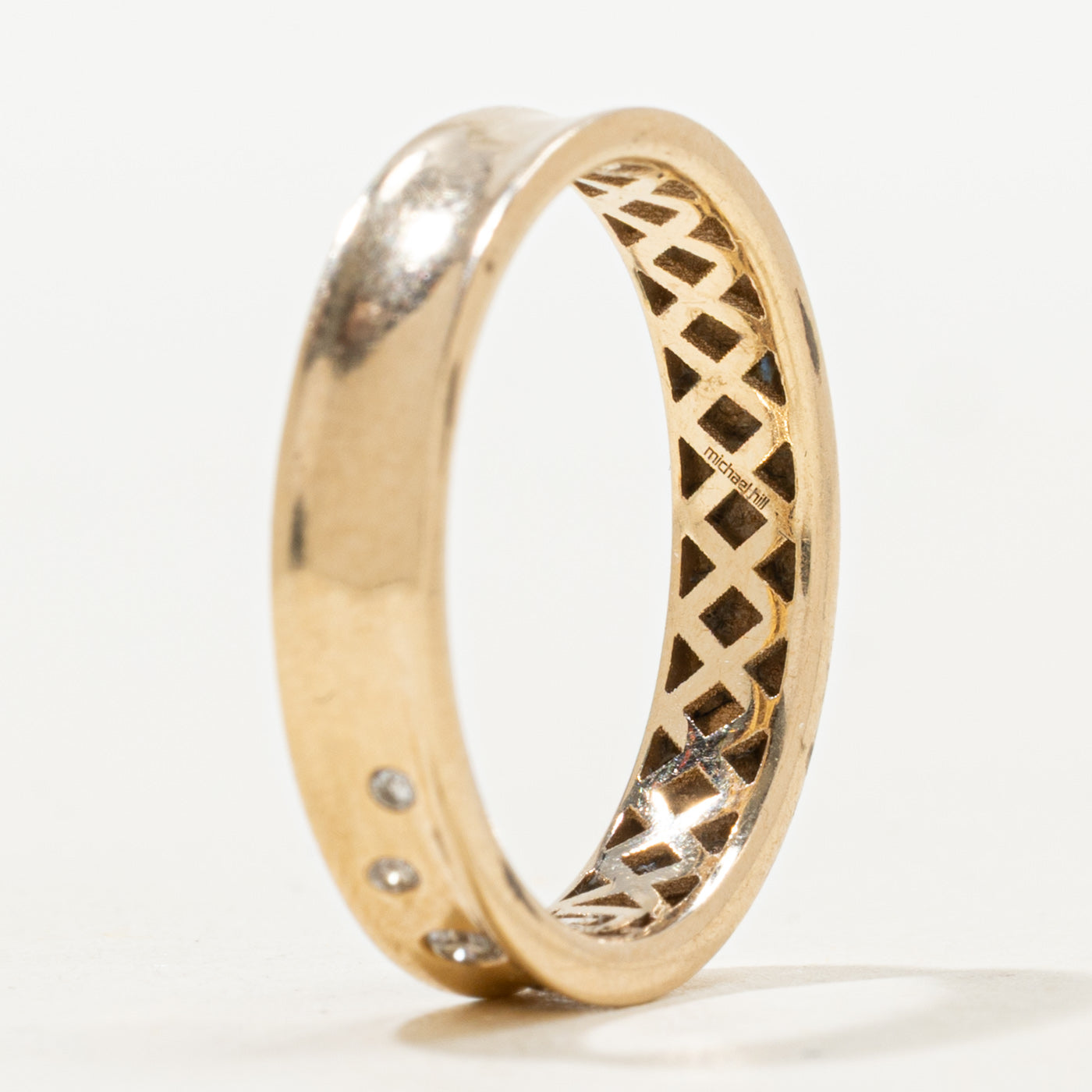 Flush Set Scattered Diamond Band | 4.15mm | SZ 7.25
