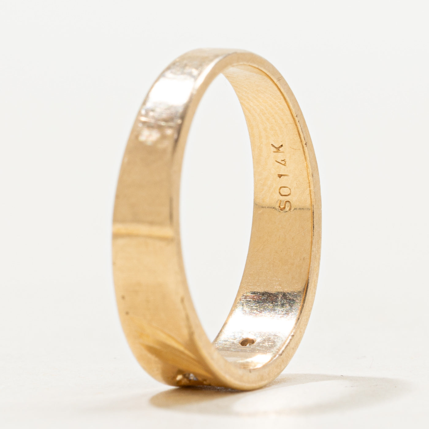 Bague texturée sertie de deux diamants en forme d'étoile | Taille 5,75