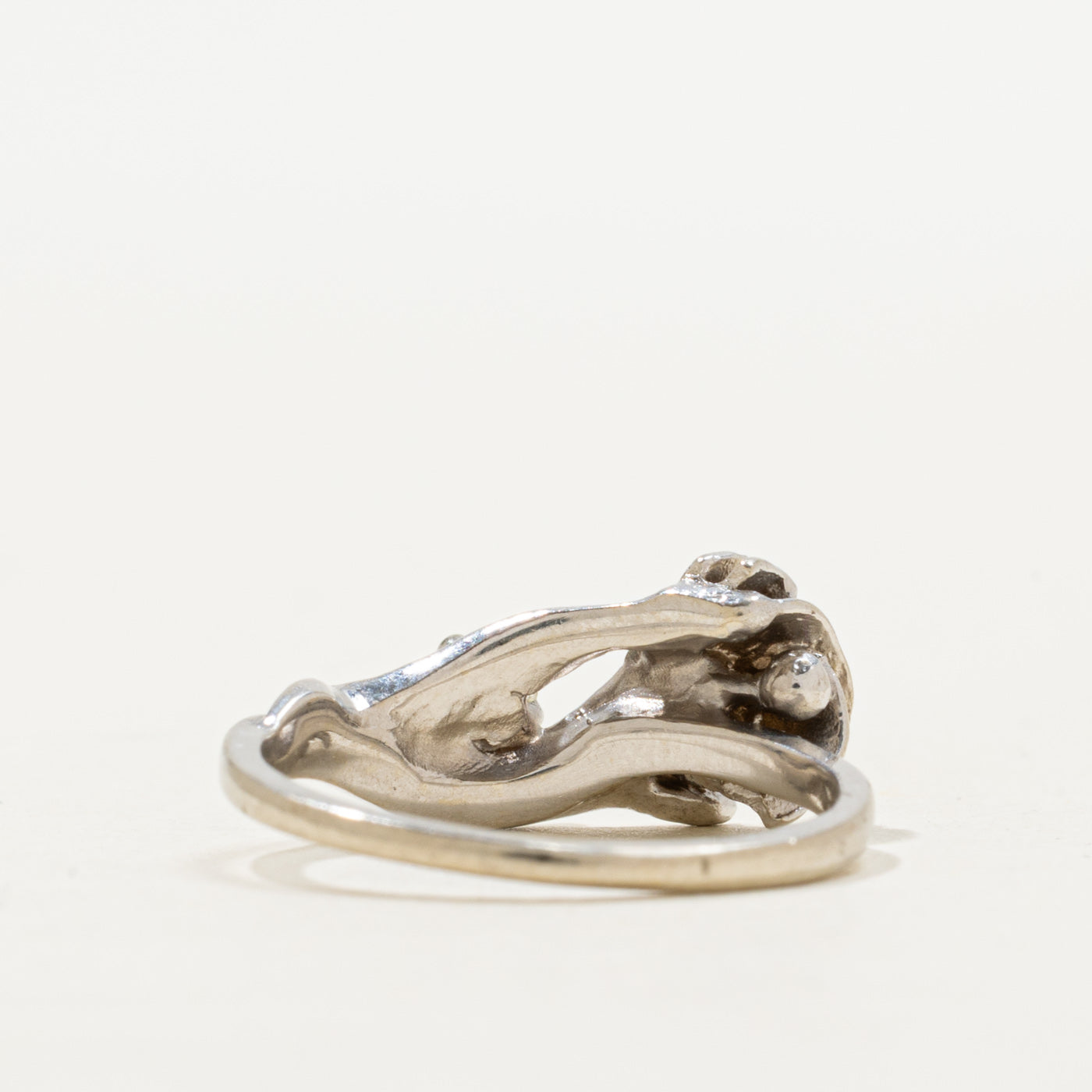 Diamond Textured Side Rose Design Ring | SZ 4.75