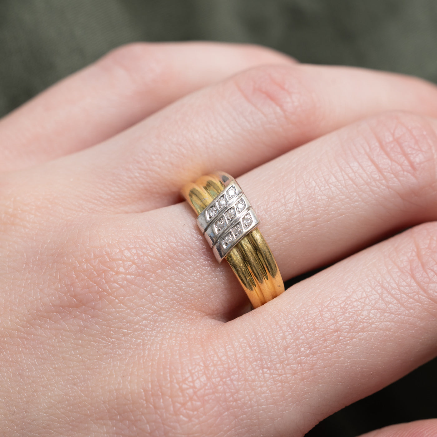 18k Two Tone Gold Diamond Grid Grooved Band | SZ 8.25