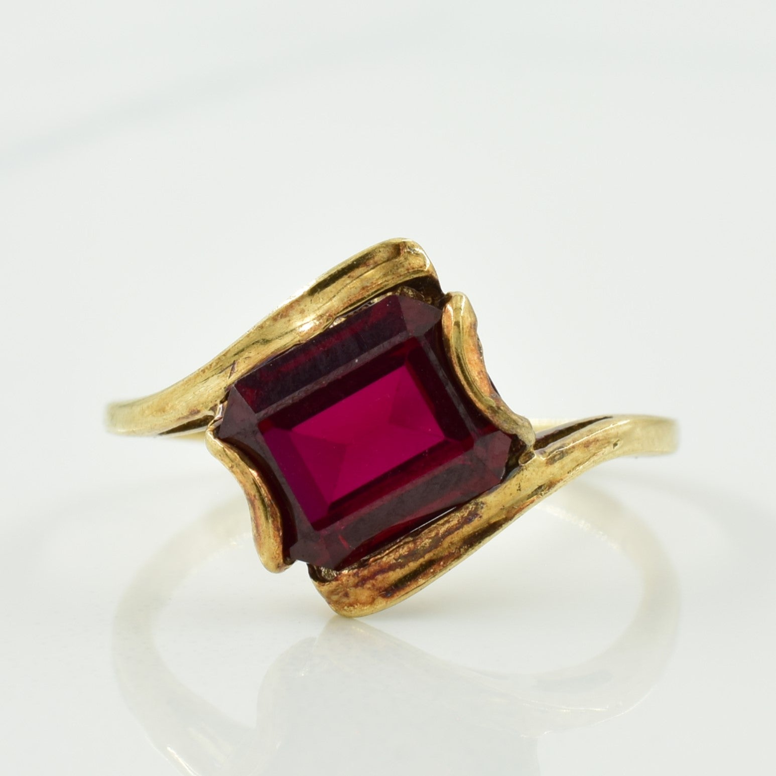Bague contournante en rubis synthétique | 2,00 ct | Taille 5,75 | 