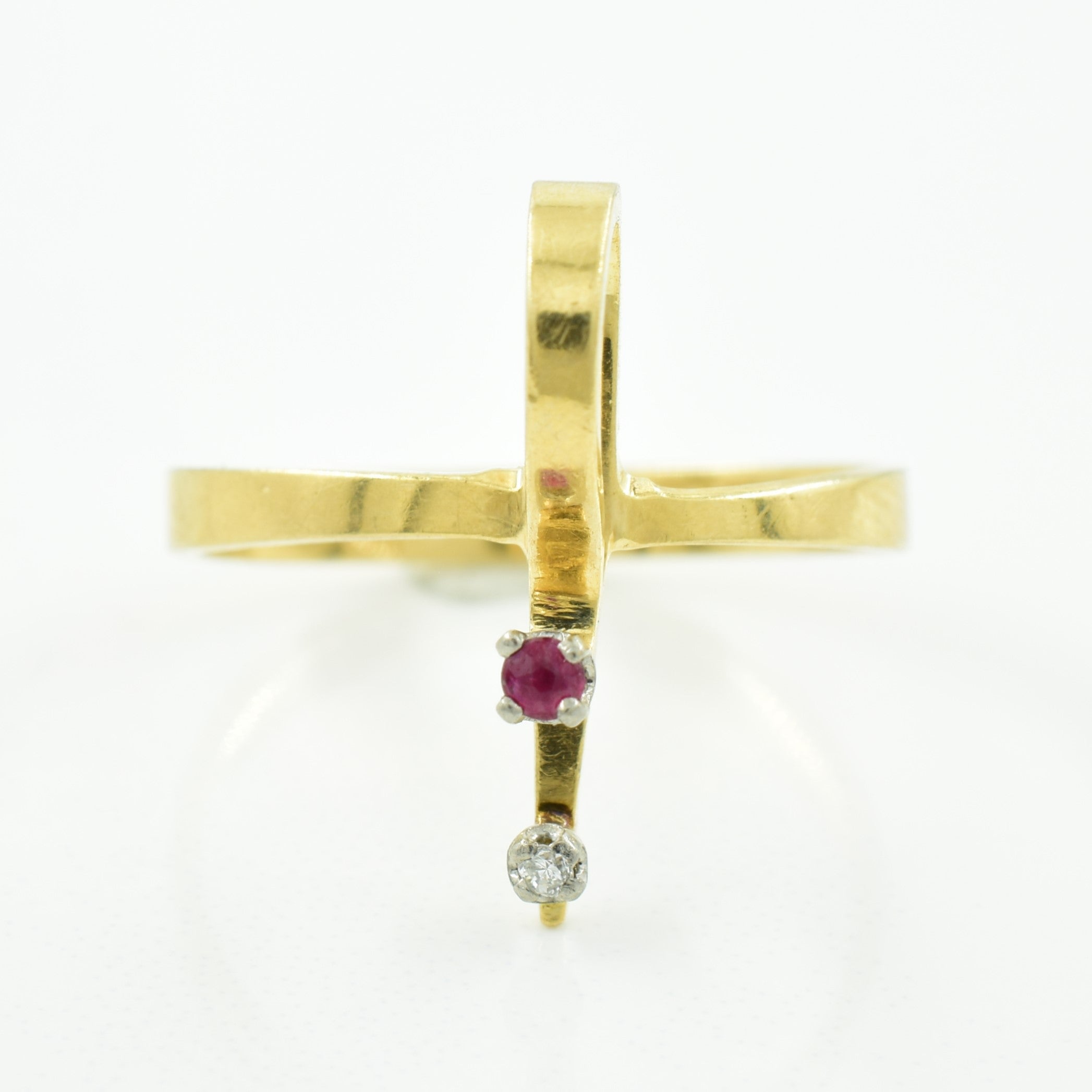 Bague rubis et diamants | 0,04 ct, 0,01 ct | Taille 7,25 | 