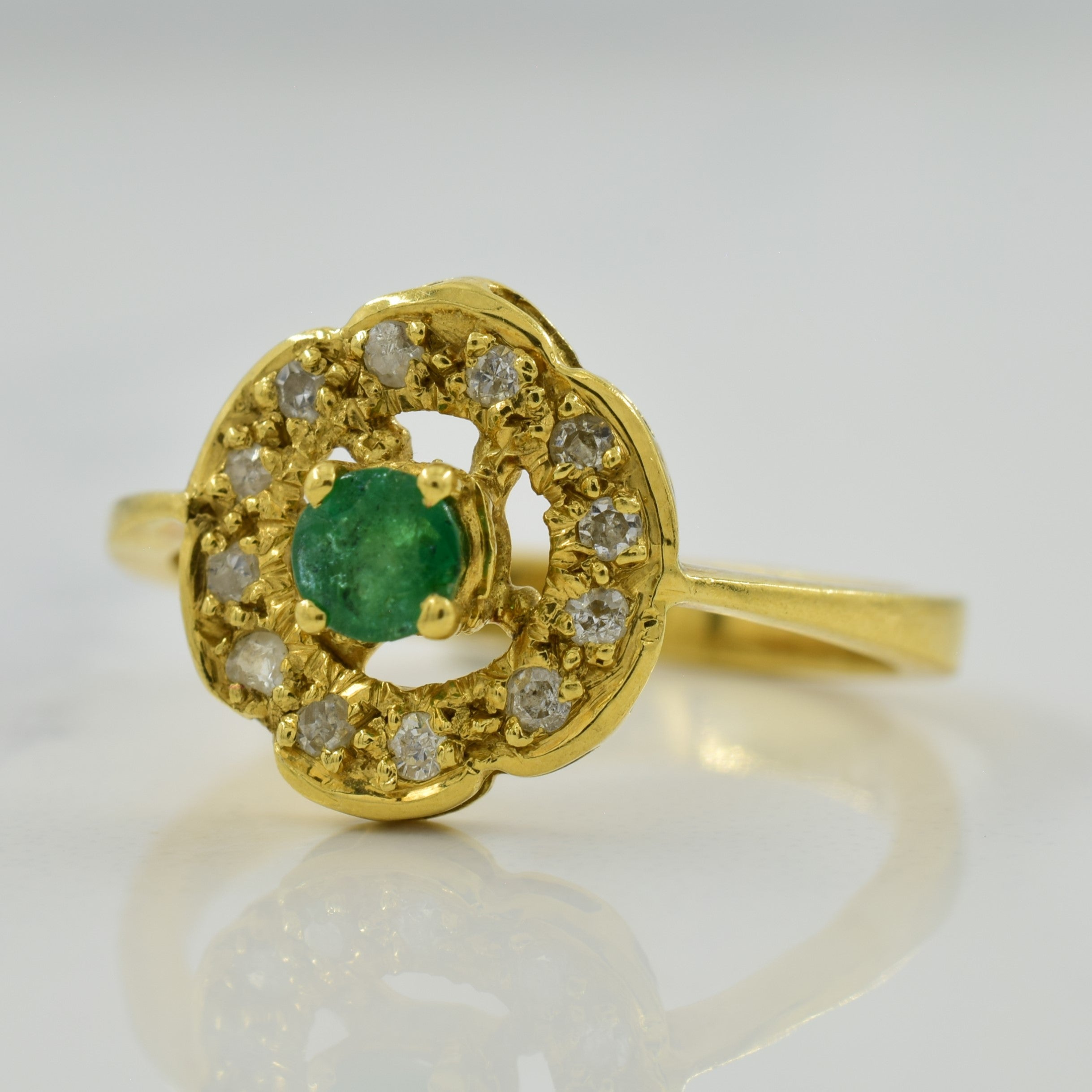 Bague émeraude et diamants | 0,20 ct, 0,12 ct au total | Taille 6,75 | 