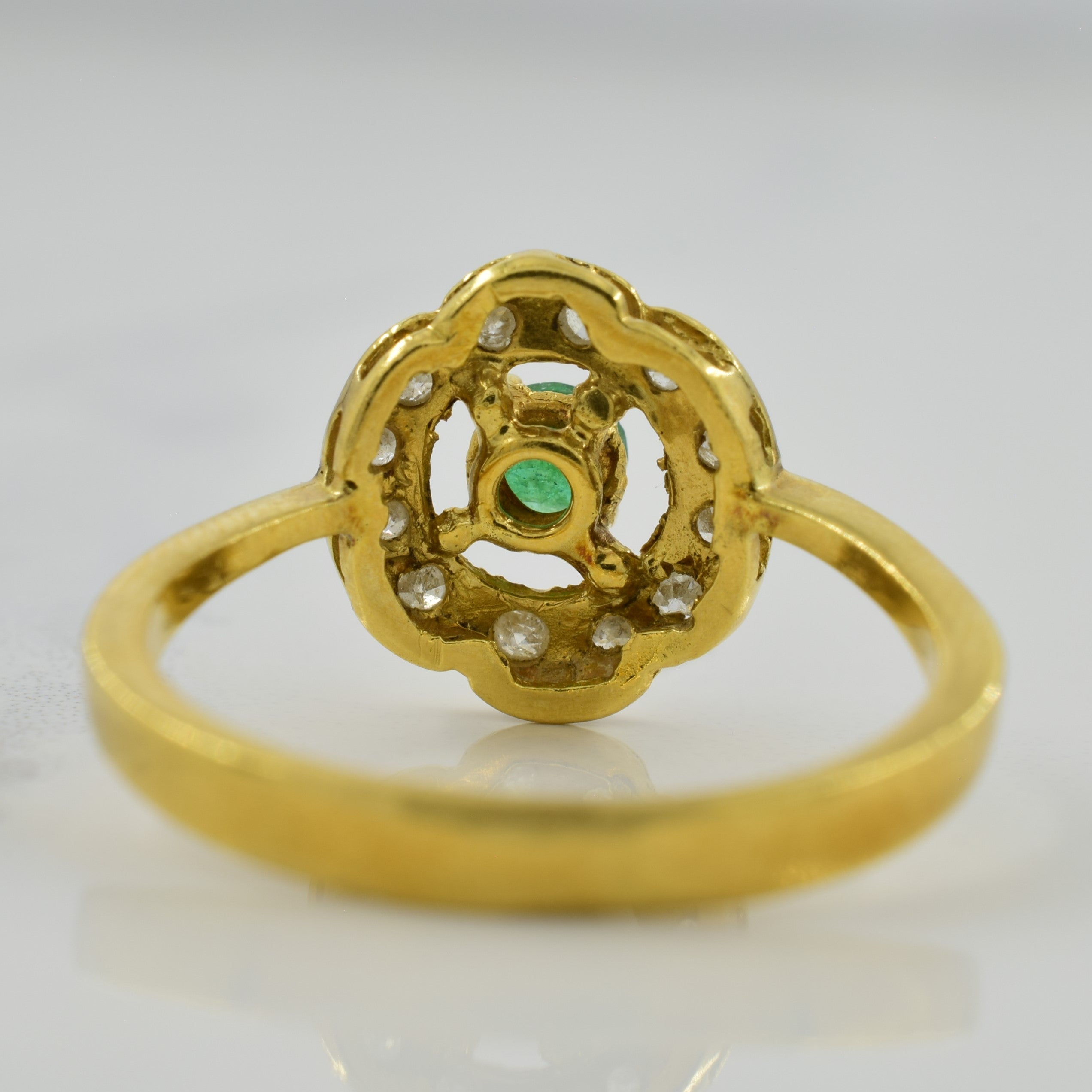 Bague émeraude et diamants | 0,20 ct, 0,12 ct au total | Taille 6,75 | 