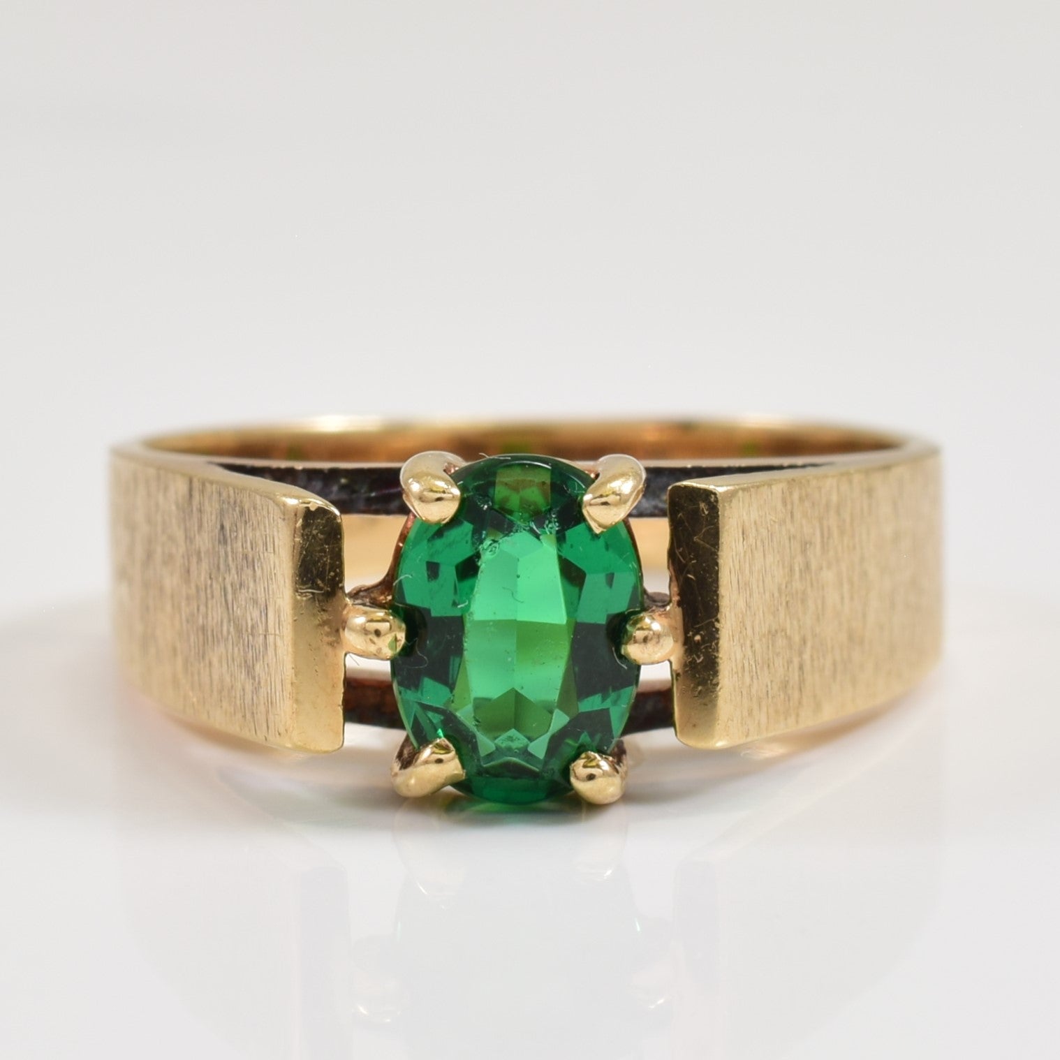 Bague en pâte verte | 0,90 ct | Taille 4,75 | 