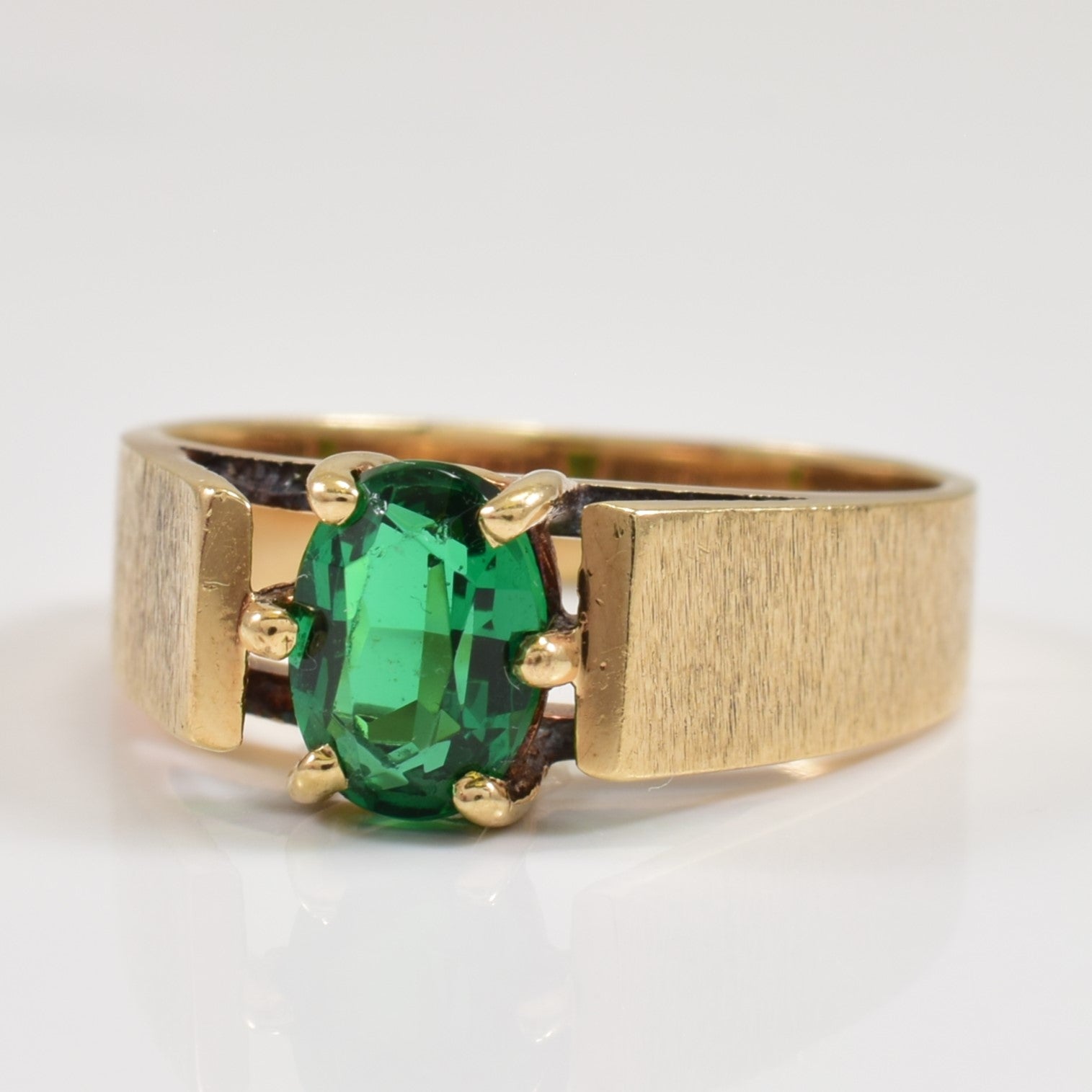 Bague en pâte verte | 0,90 ct | Taille 4,75 | 