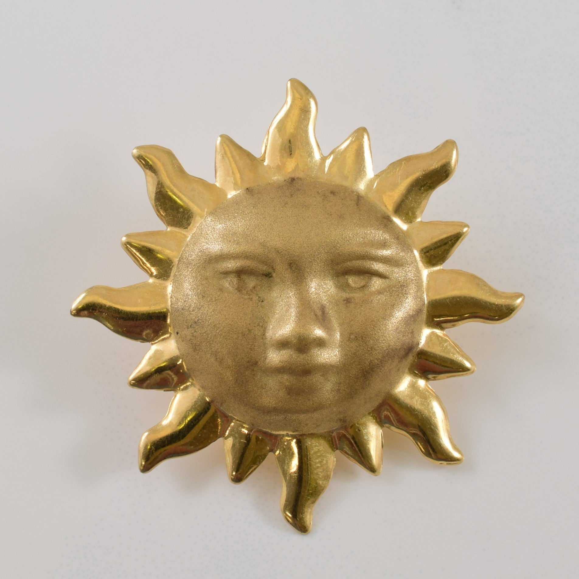 14k Yellow Gold Sun Pendant |