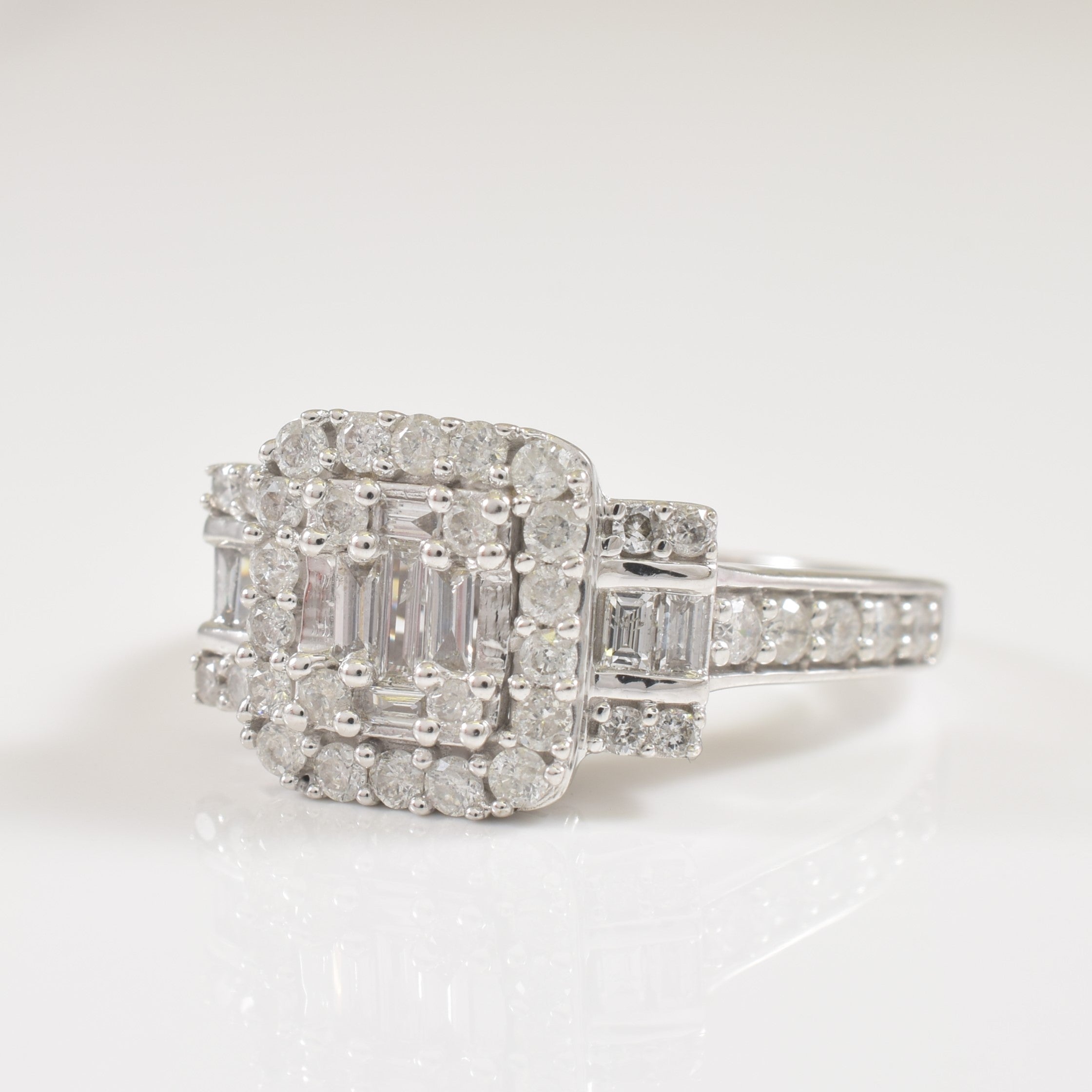 Bague halo carré en diamants | 0,60 ct | Taille 7 |