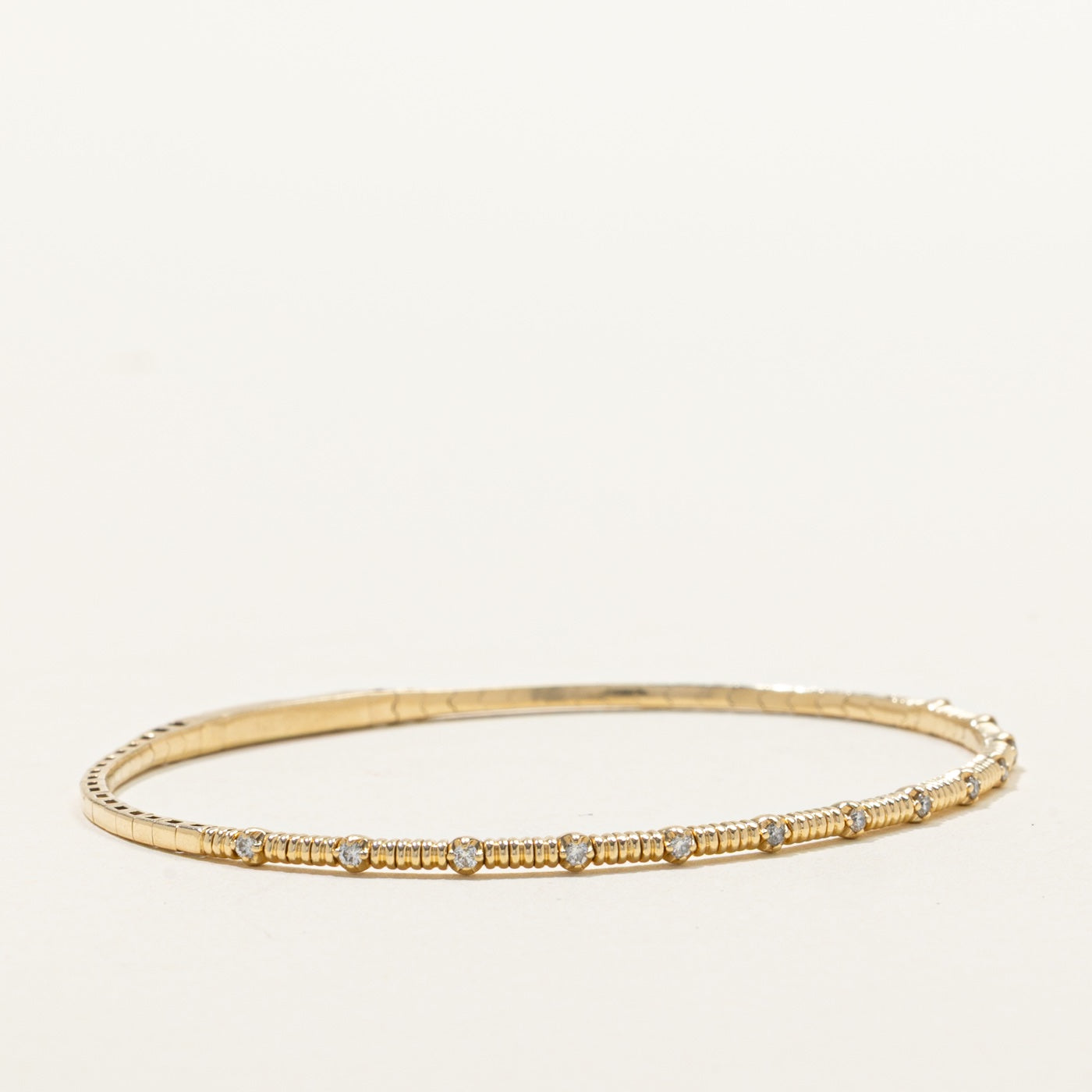 14k Scattered Diamond Grooved Bangle | 7.25"
