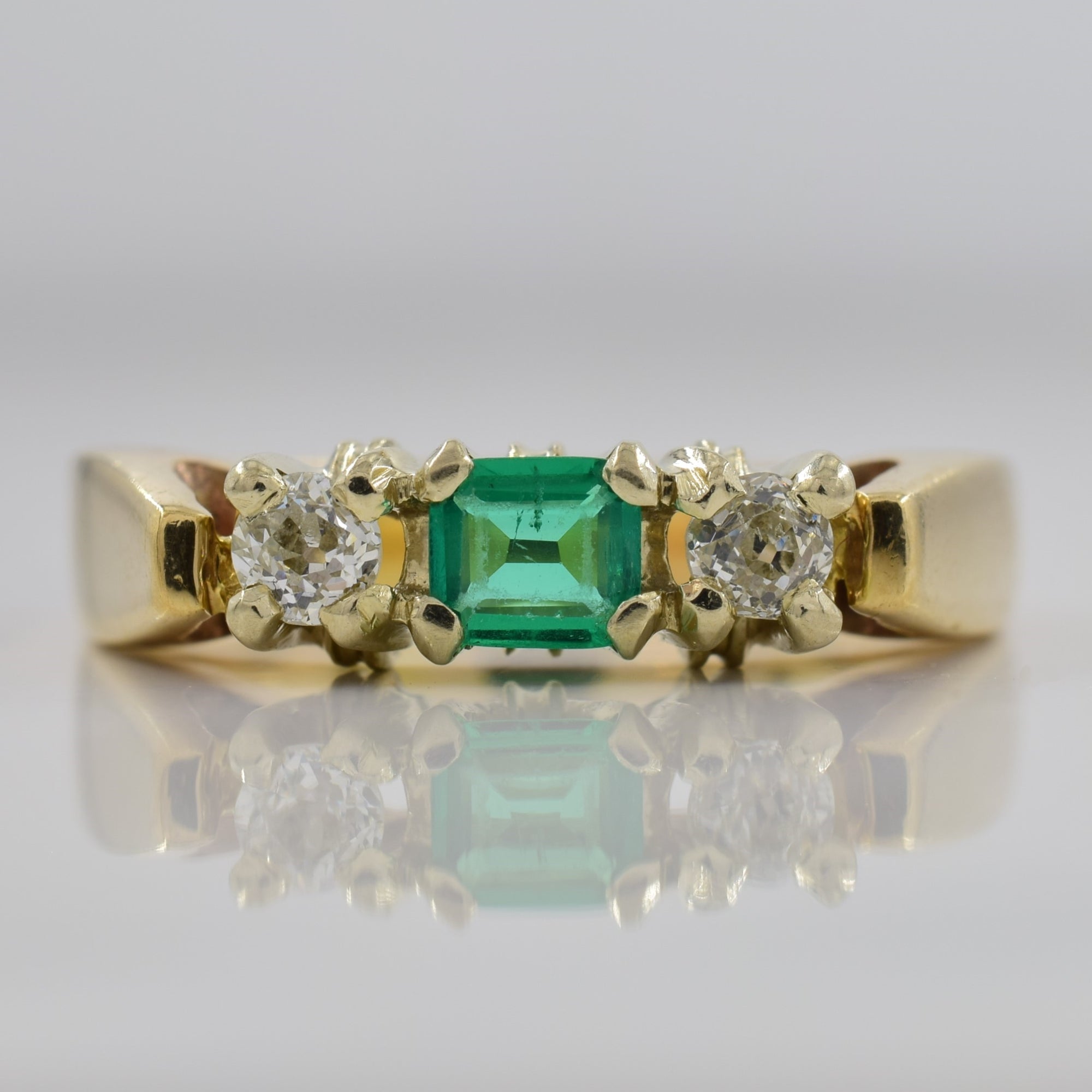 Emerald & Diamond Ring | 0.26ct, 0.20ctw | SZ 8.5