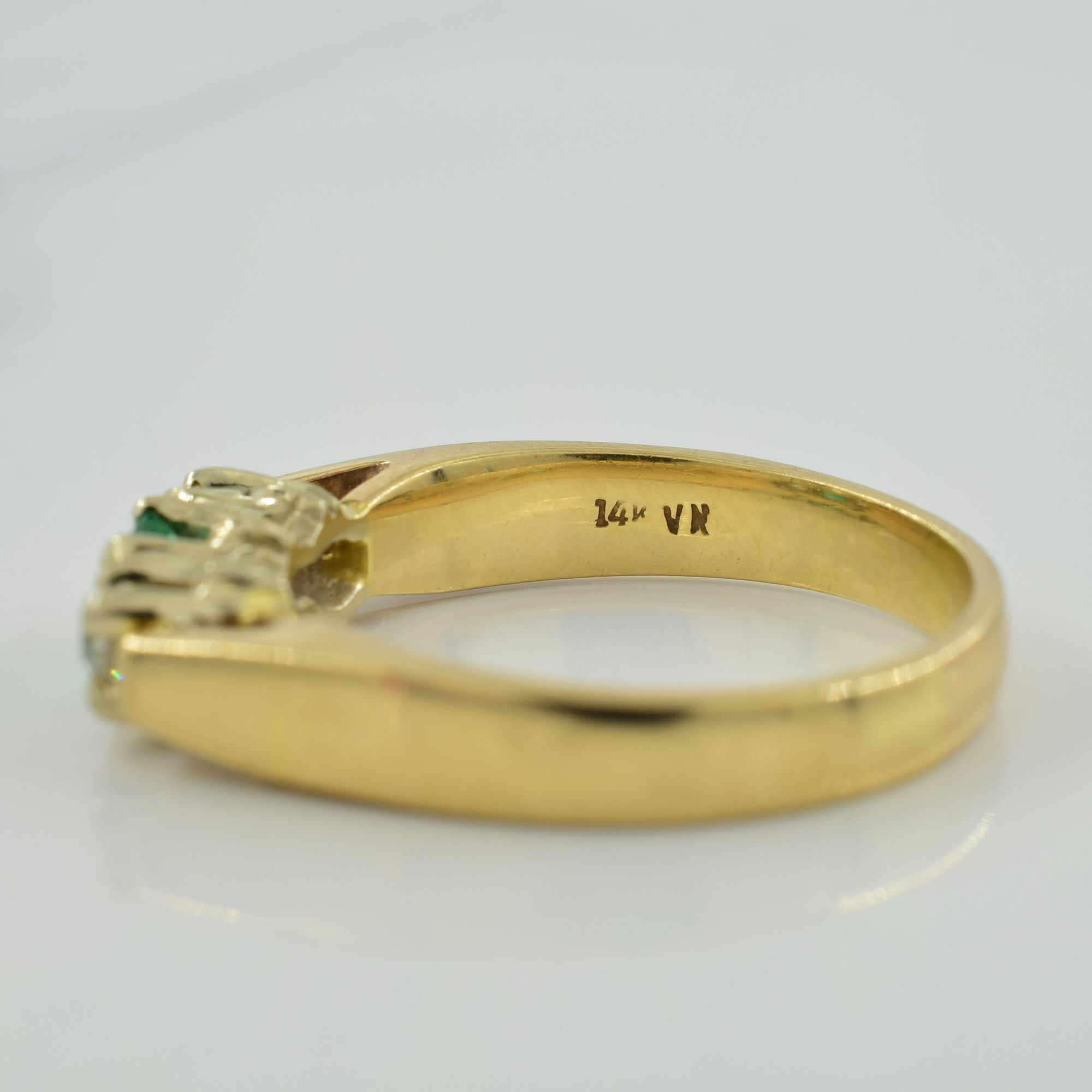 Emerald & Diamond Ring | 0.26ct, 0.20ctw | SZ 8.5
