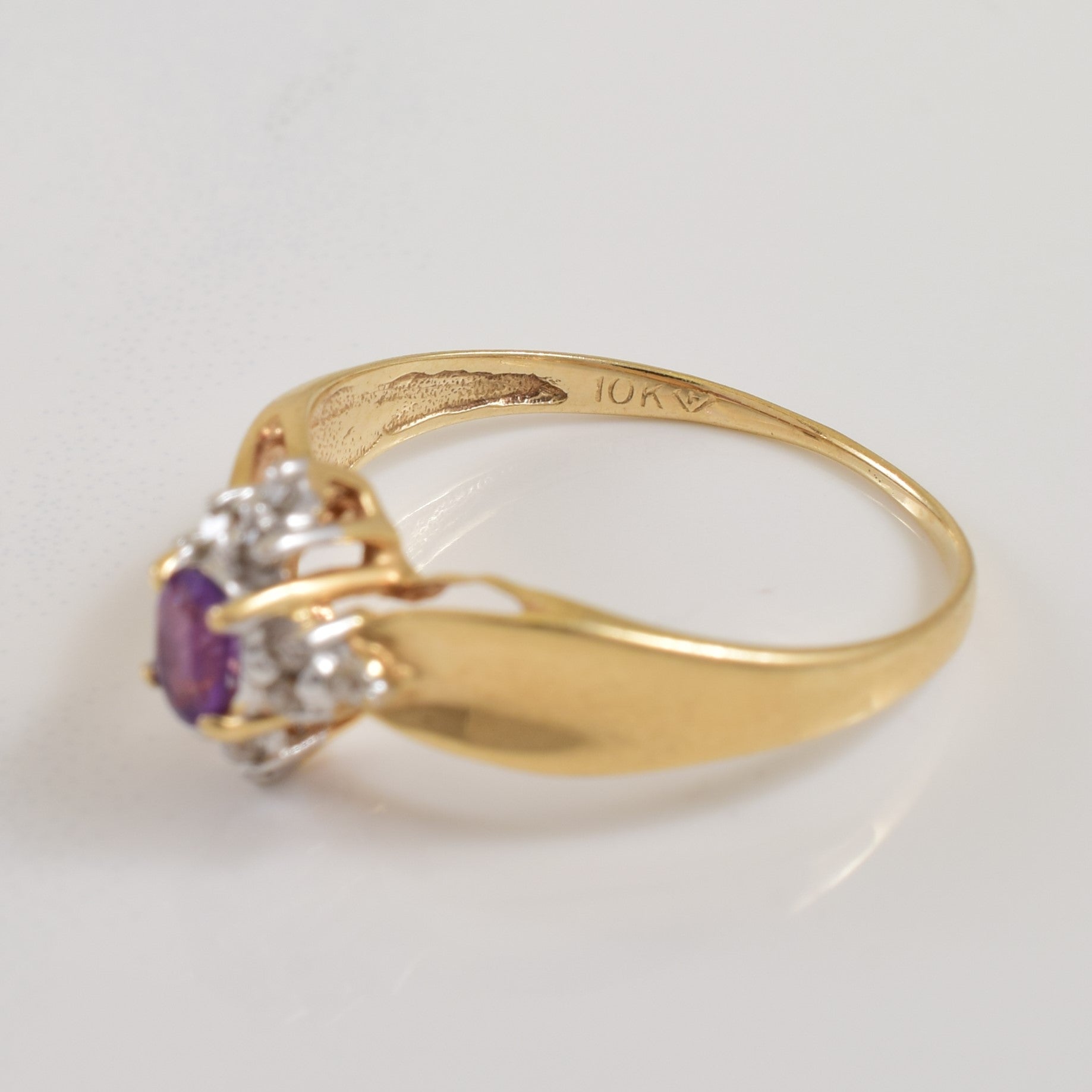 Amethyst & Diamond Ring | 0.12ct, 0.06ctw | SZ 6 |