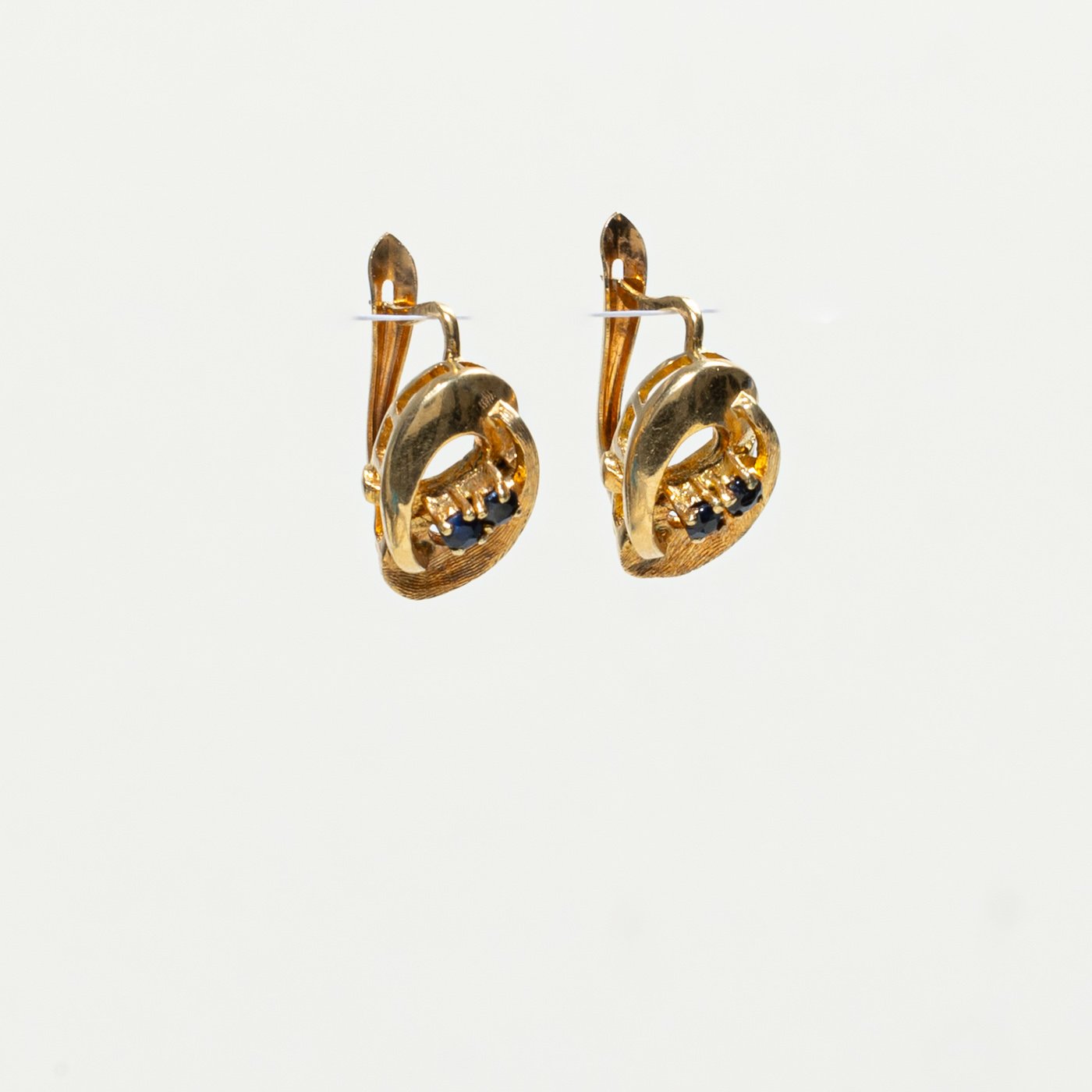 18K Earrings with Sapphire