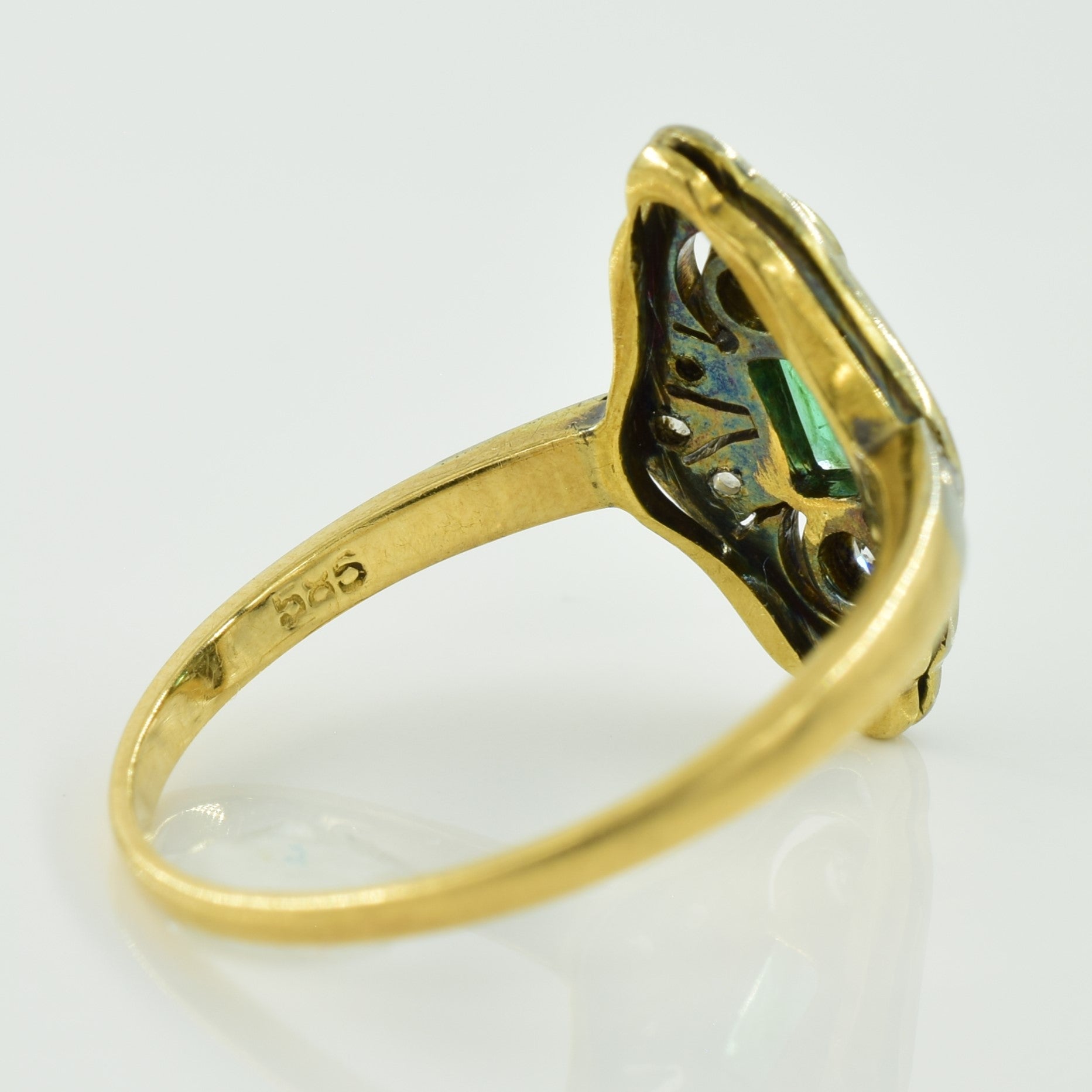 Art Deco Diamond & Emerald Cocktail Ring | 0.20ctw, 0.10ct | SZ 6 |