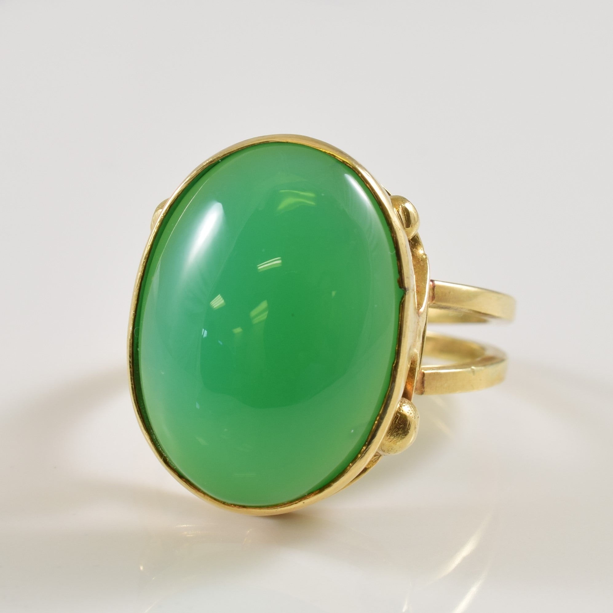 Chrysoprase Cocktail Ring | 8.50ctw | SZ 6.25 |