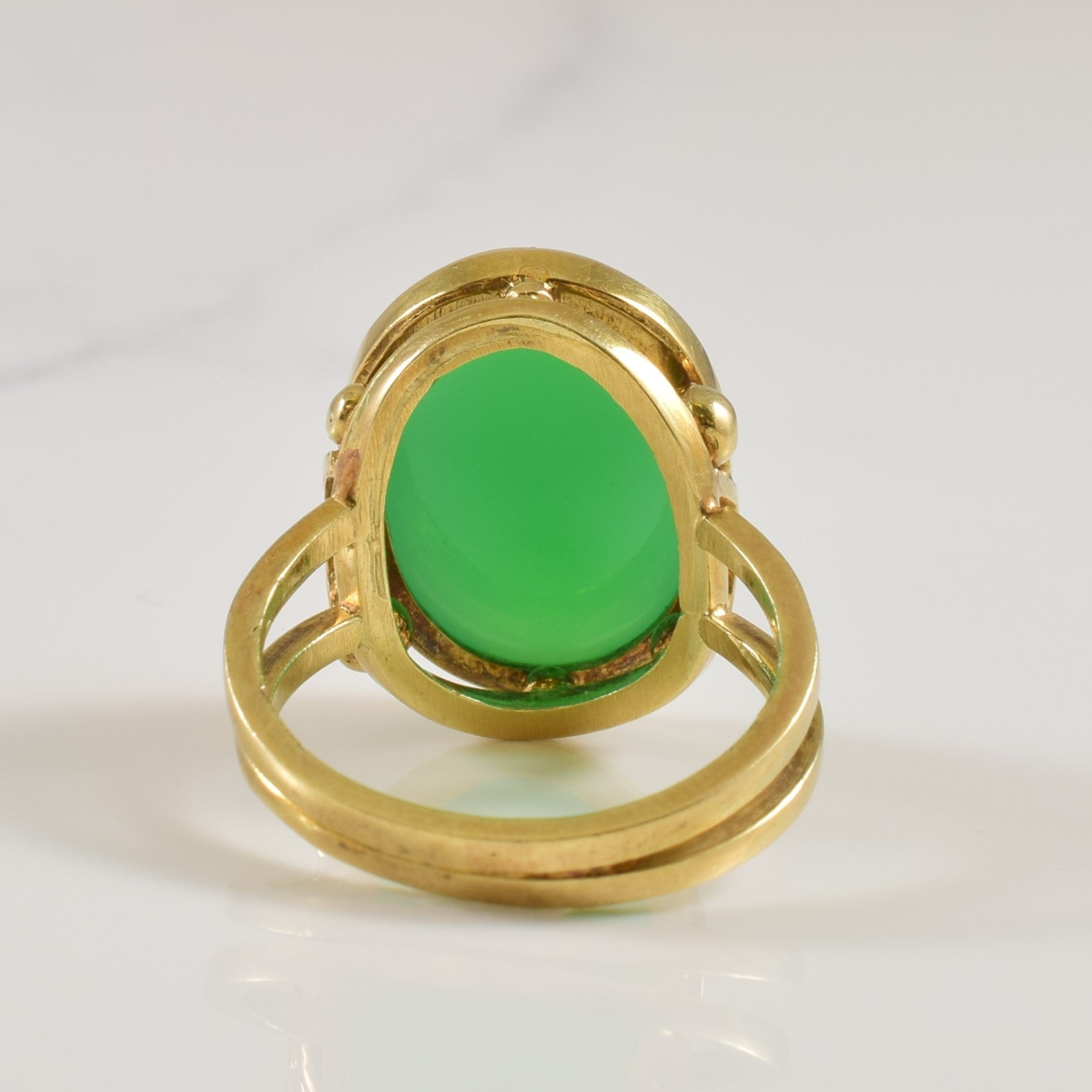 Chrysoprase Cocktail Ring | 8.50ctw | SZ 6.25 |