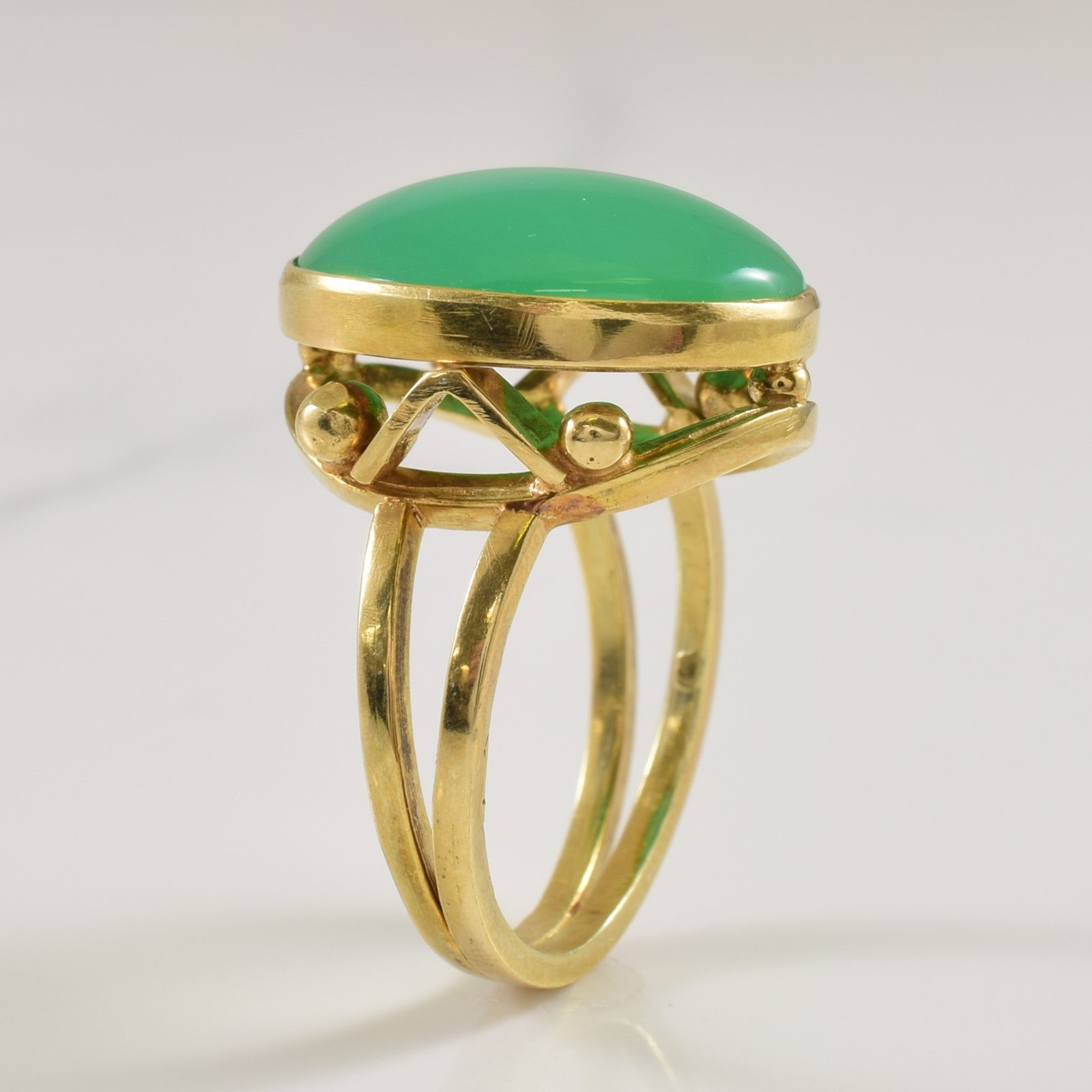 Chrysoprase Cocktail Ring | 8.50ctw | SZ 6.25 |