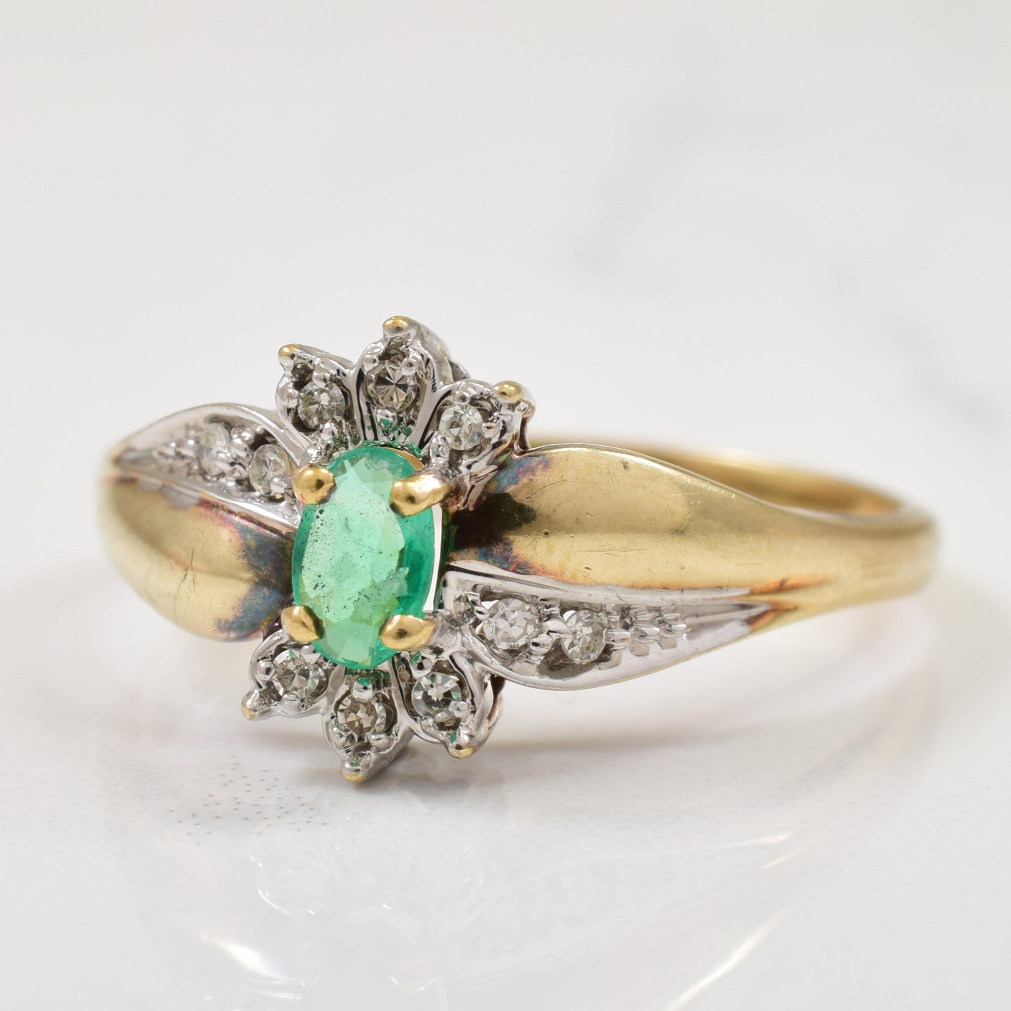 Bague émeraude et diamants | 0,26 ct, 0,05 ct au total | Taille 8,75 | 